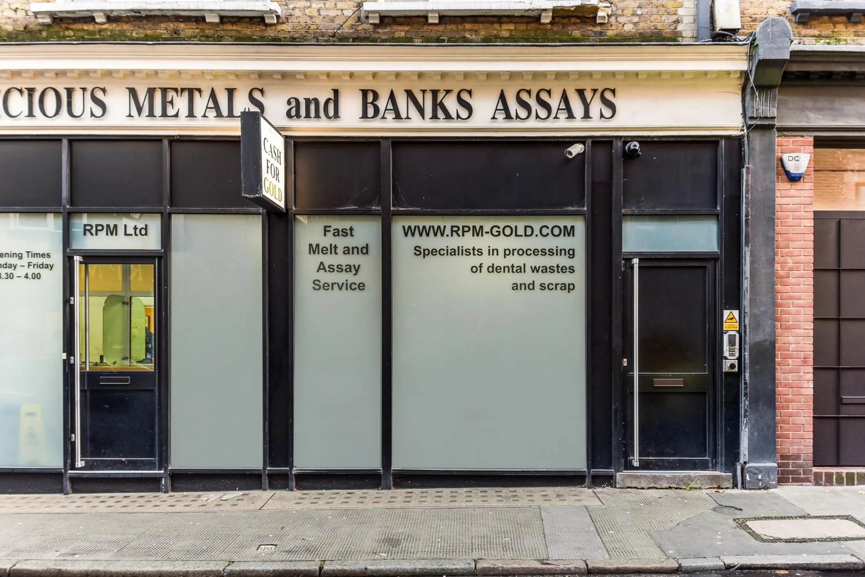 Property building in Avari Apartments - Hatton Collection