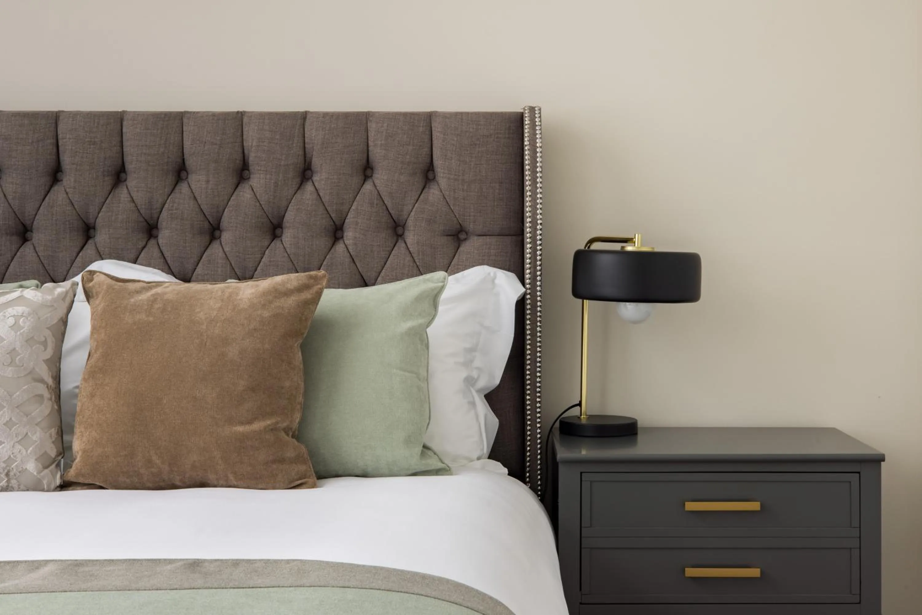 Bed in Avari Apartments - Hatton Collection