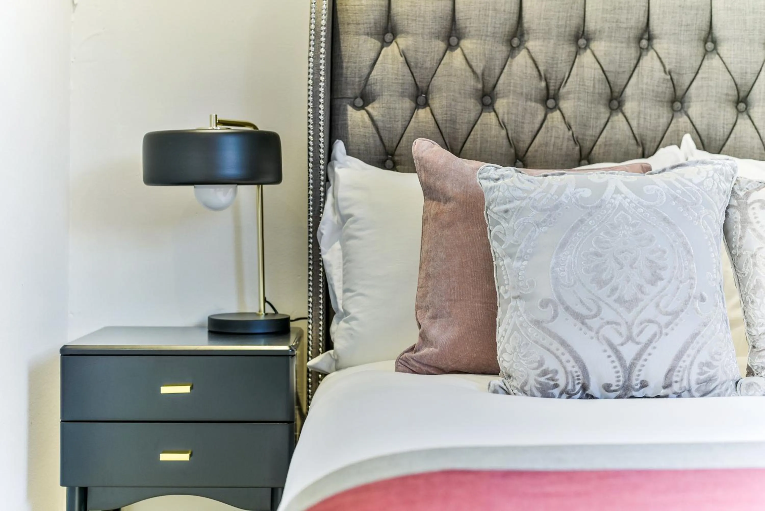 Bed in Avari Apartments - Hatton Collection