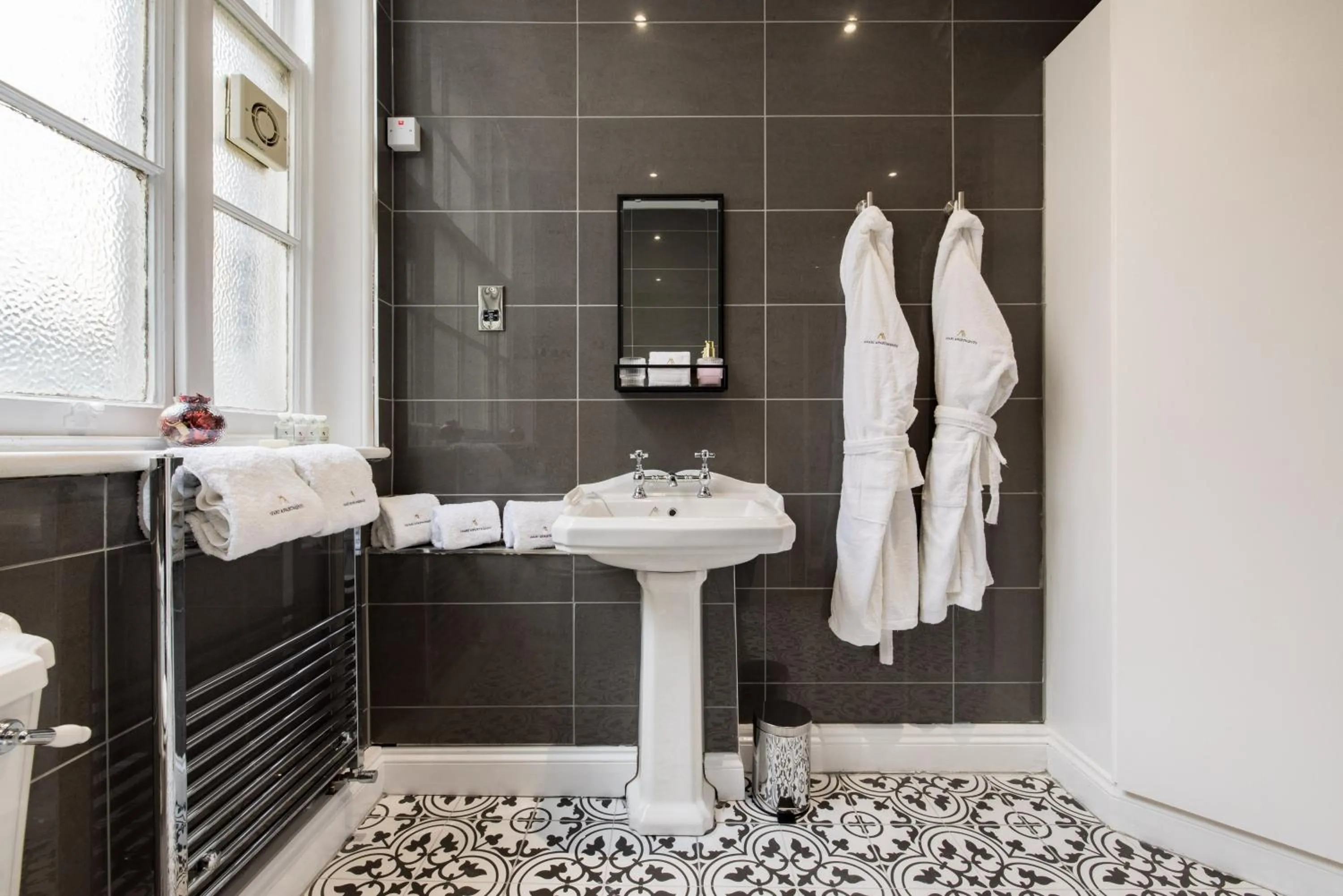 Shower in Avari Apartments - Hatton Collection