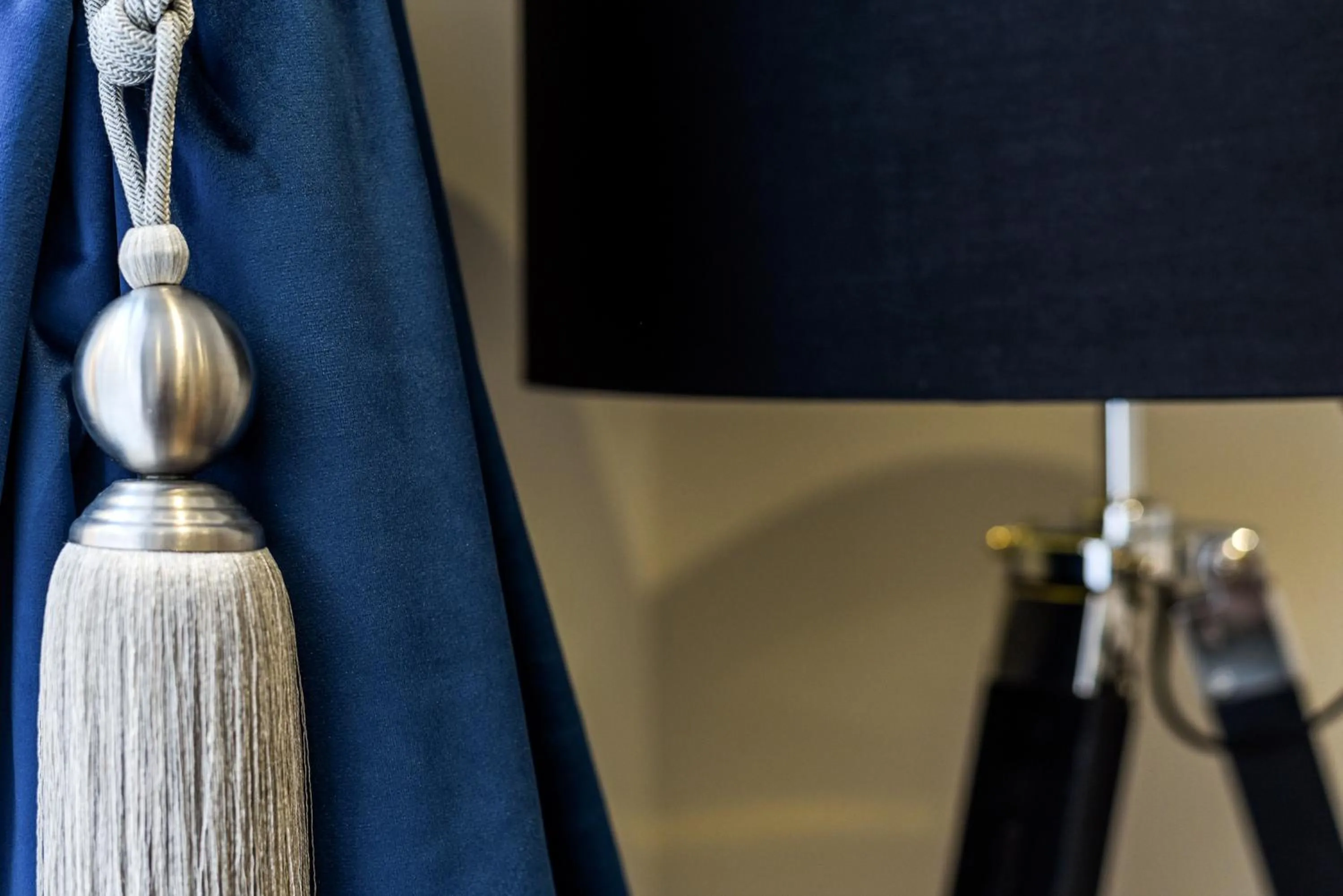 Decorative detail in Avari Apartments - Hatton Collection