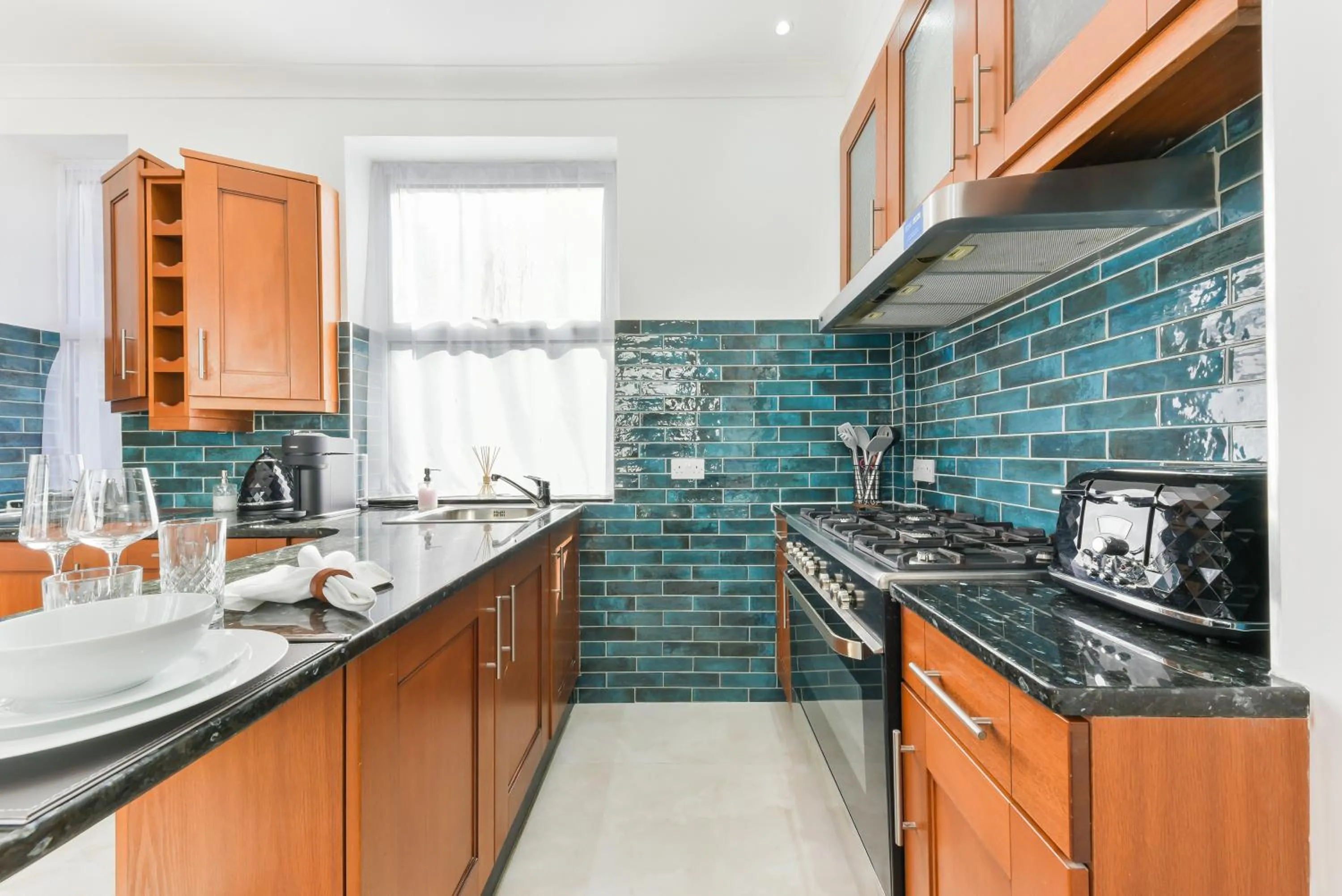 Kitchen or kitchenette in Avari Apartments - Hatton Collection