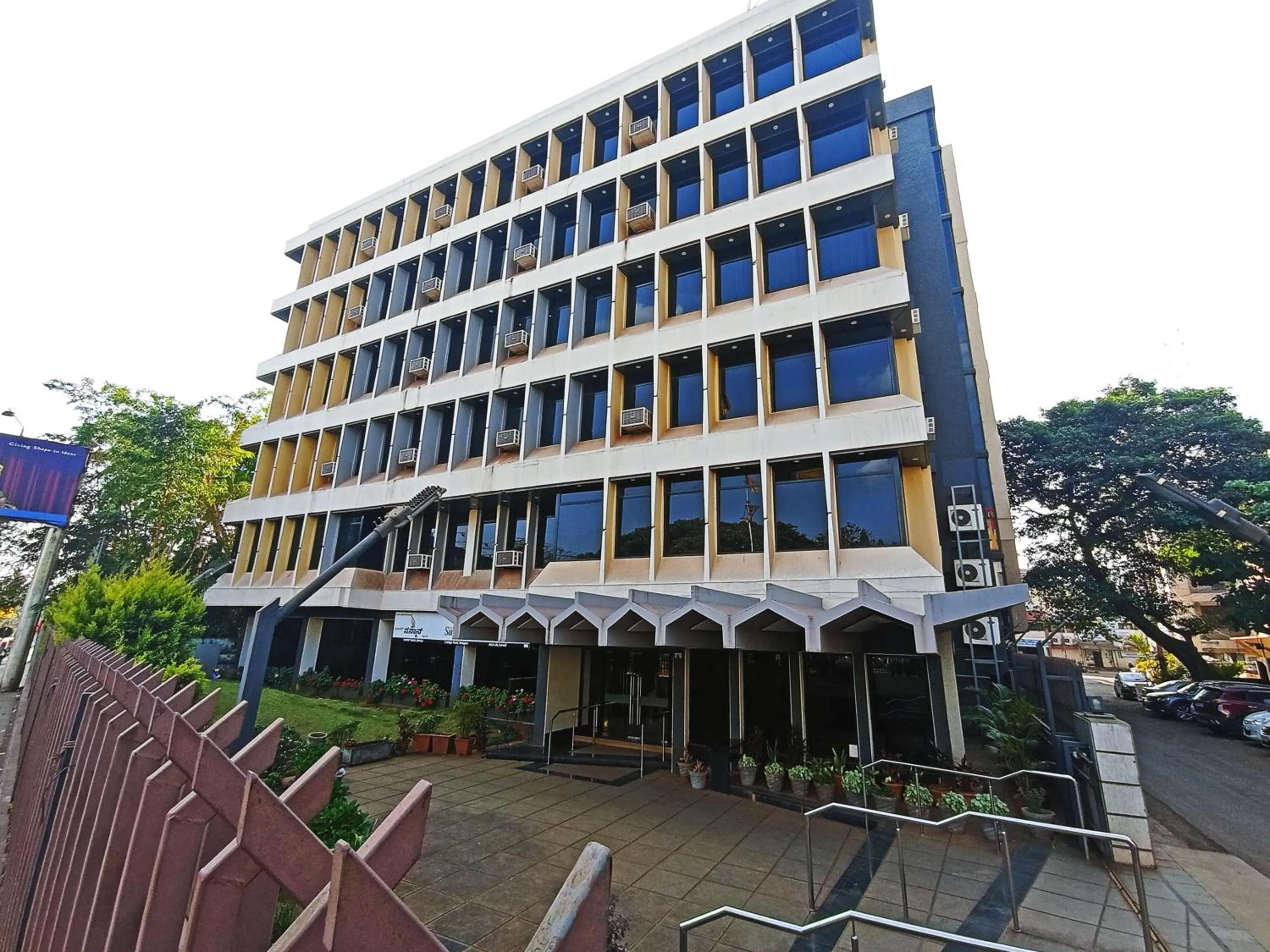 Property building in Sanman Deluxe Lodge