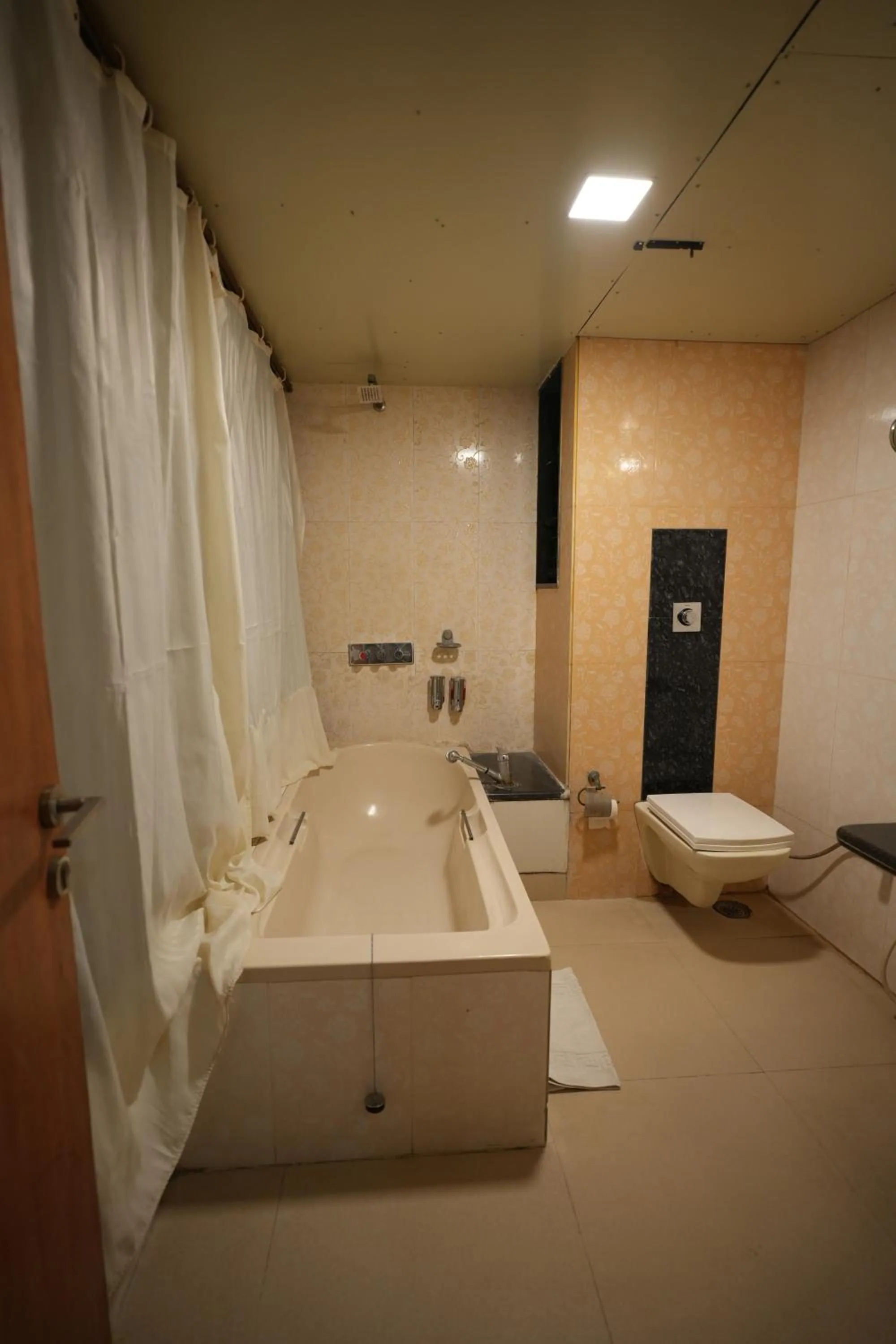 Bathroom in Hotel City Symphony