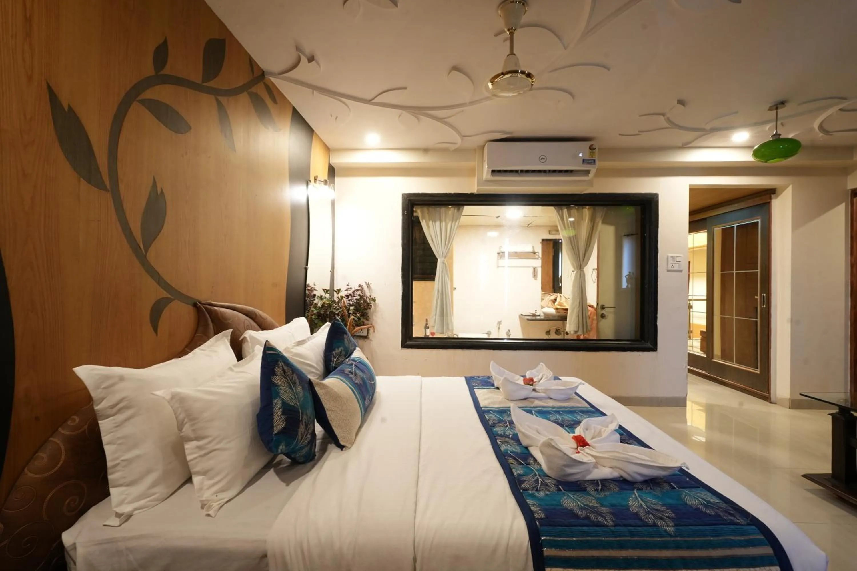 Bed in Hotel City Symphony