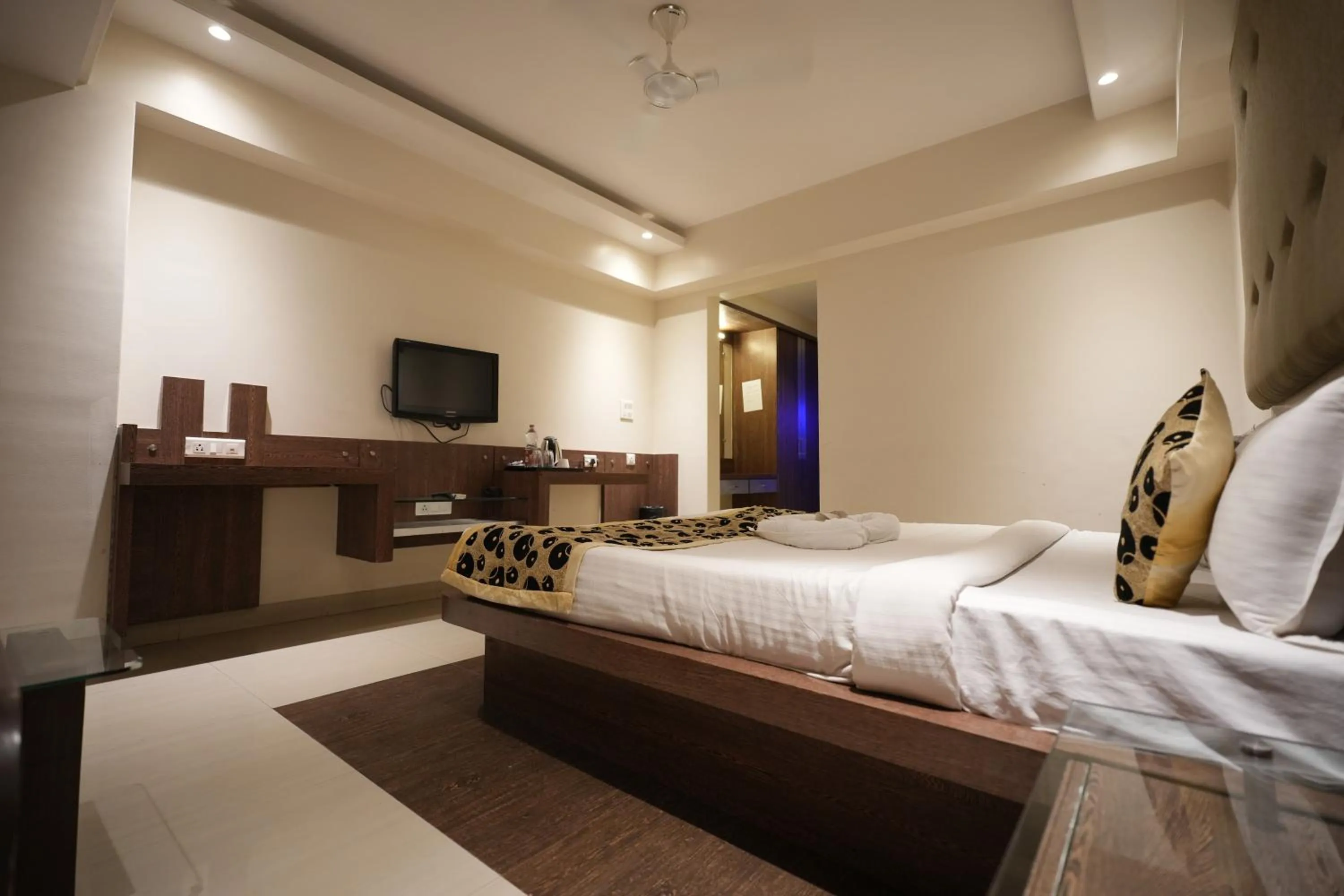 Bedroom, Bed in Hotel City Symphony