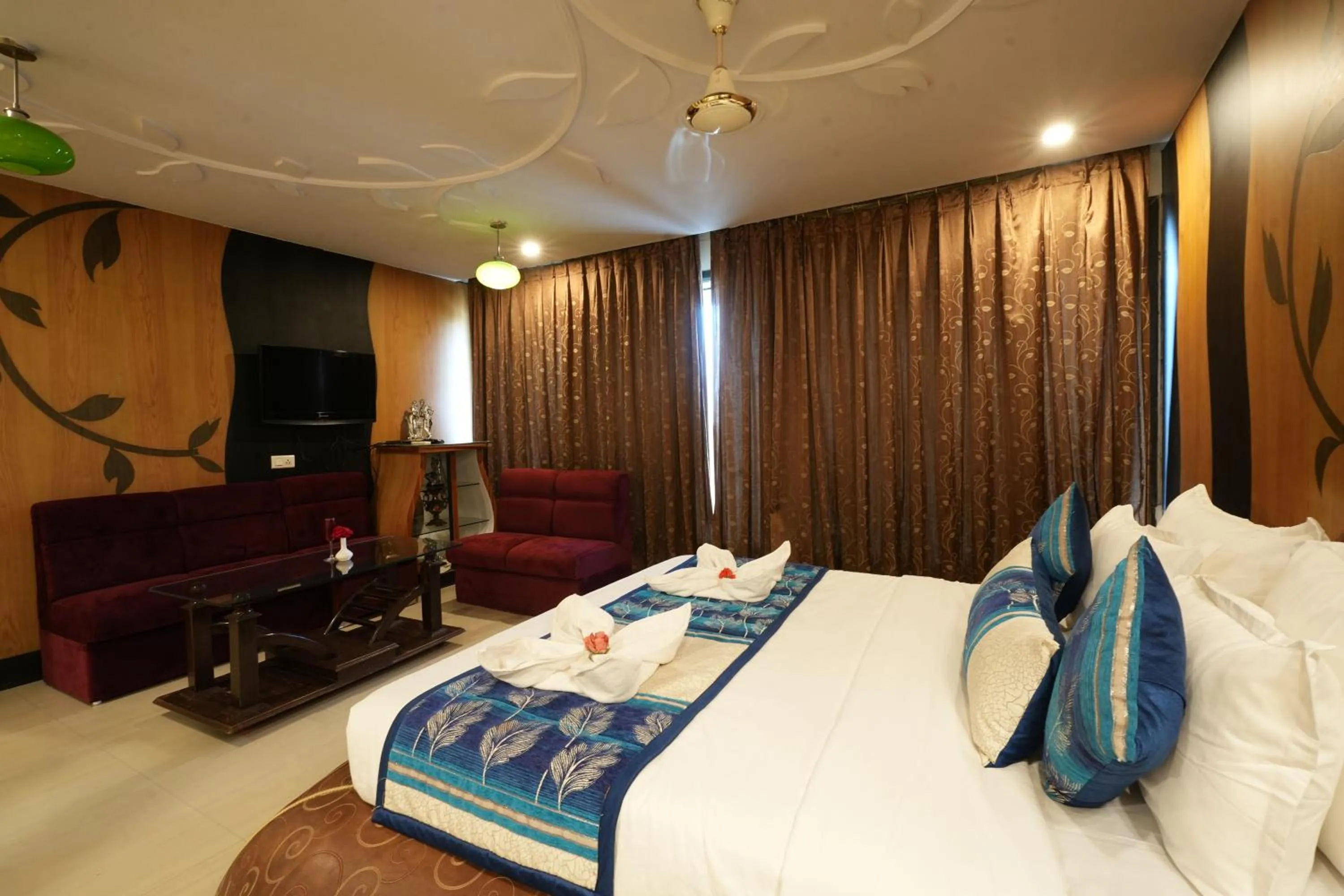 Bed in Hotel City Symphony