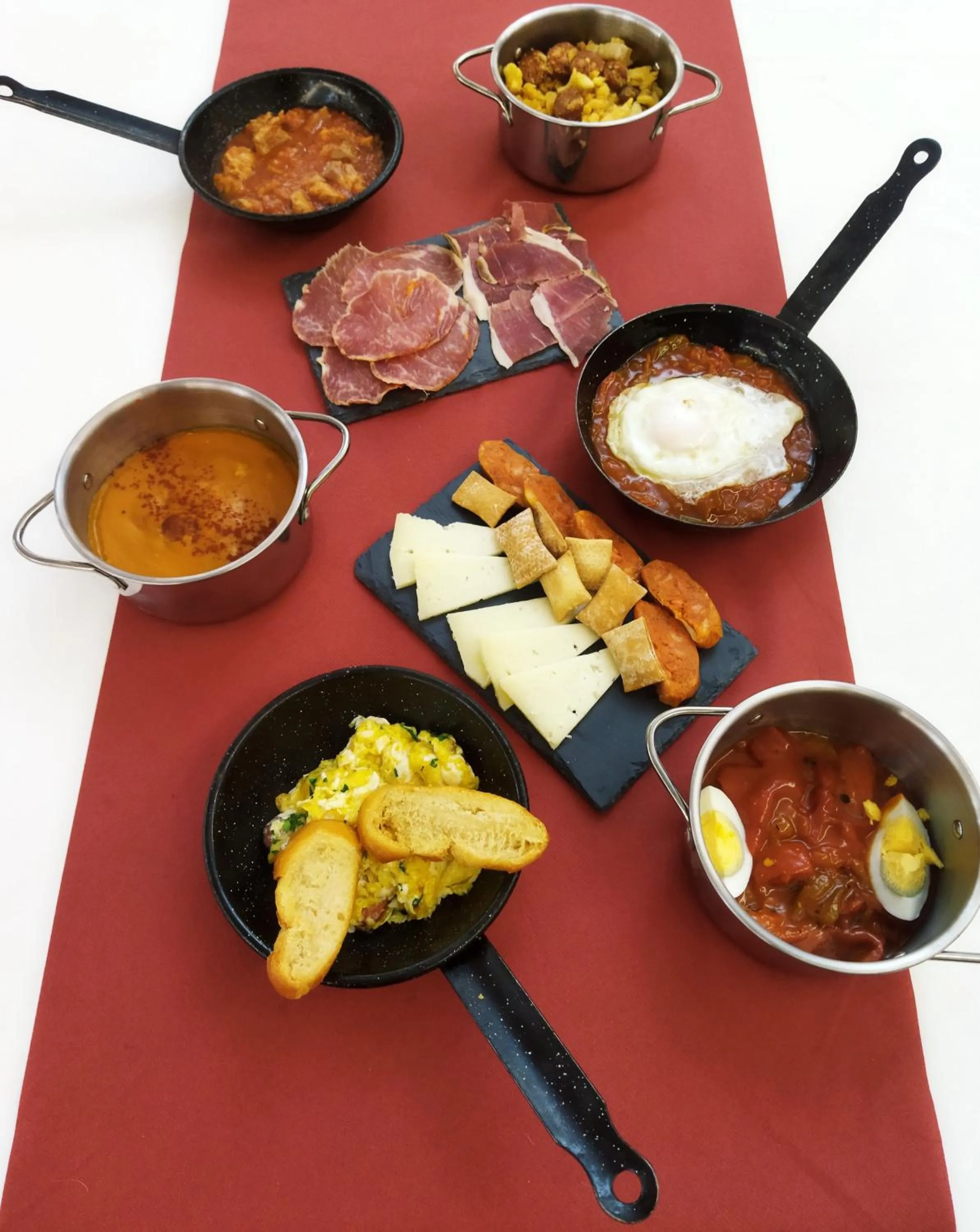 Food and drinks in Hotel Santa Cecilia