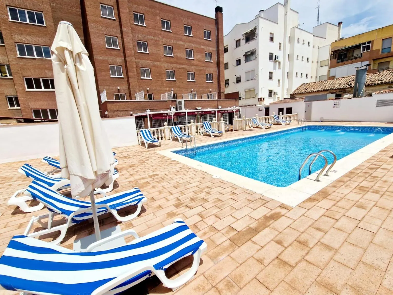Swimming pool in Hotel Santa Cecilia
