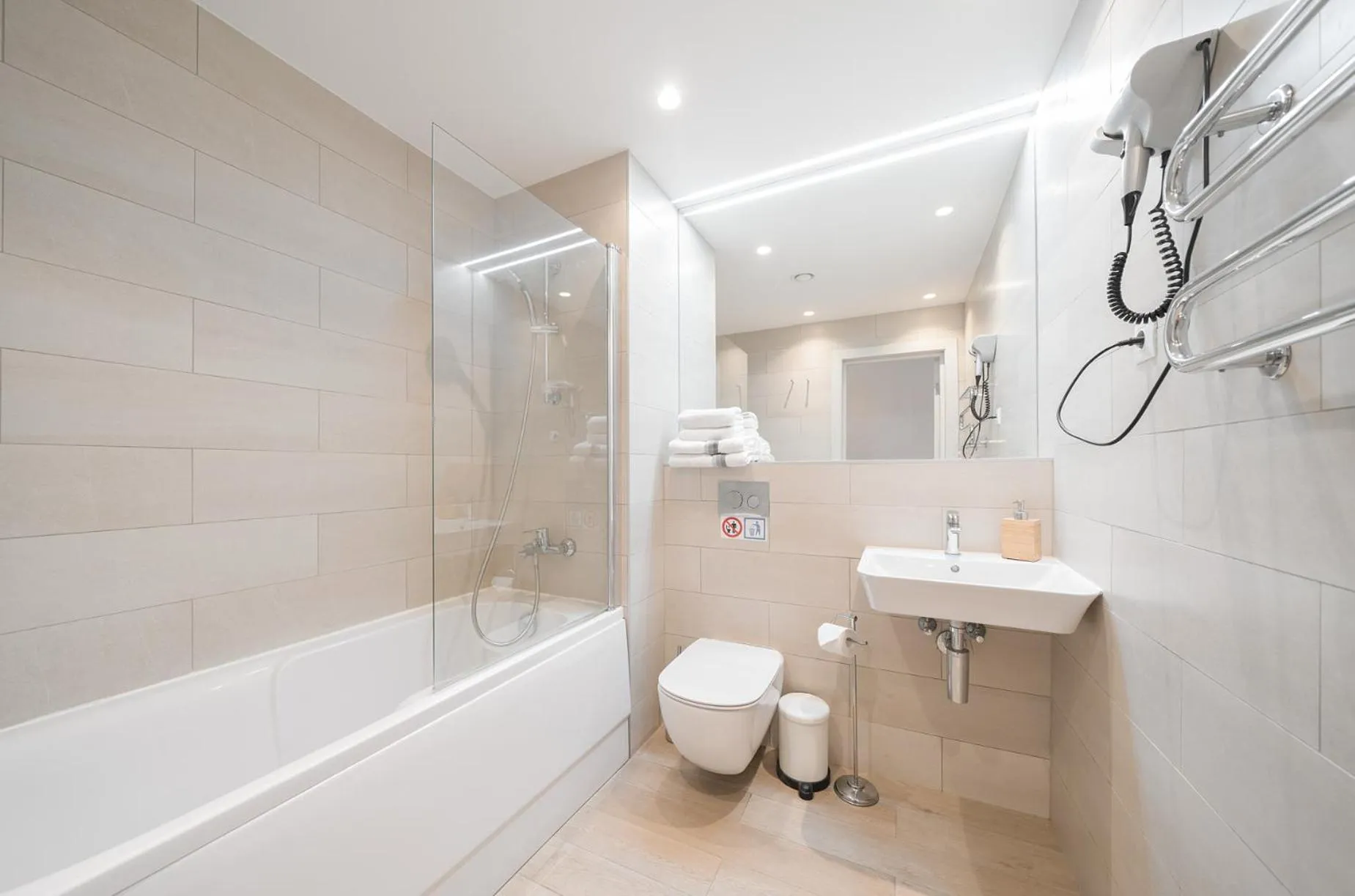 Shower in Lollo Luxury Residence - Lollo Stay