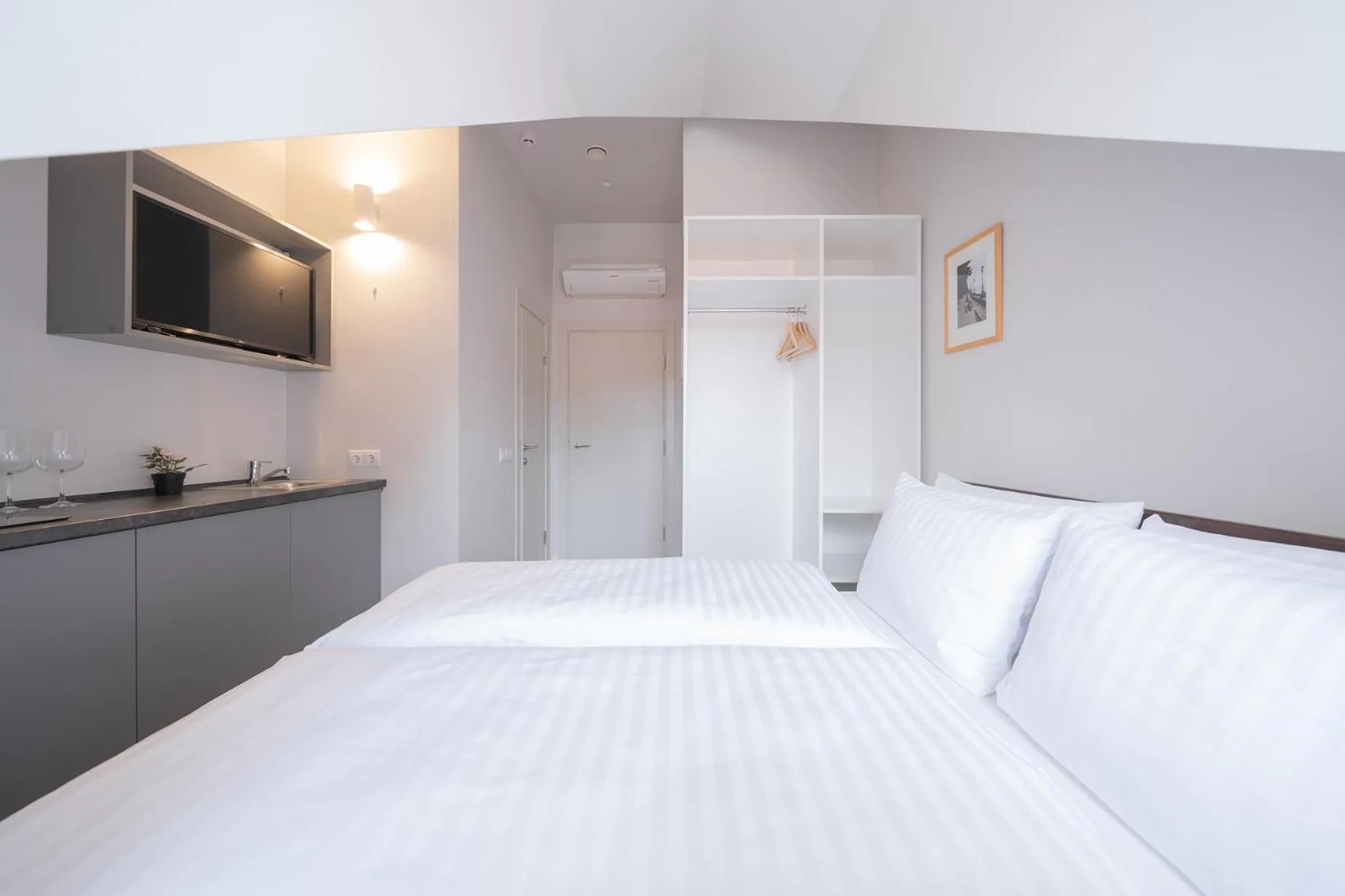 Bed in Lollo Luxury Residence - Lollo Stay