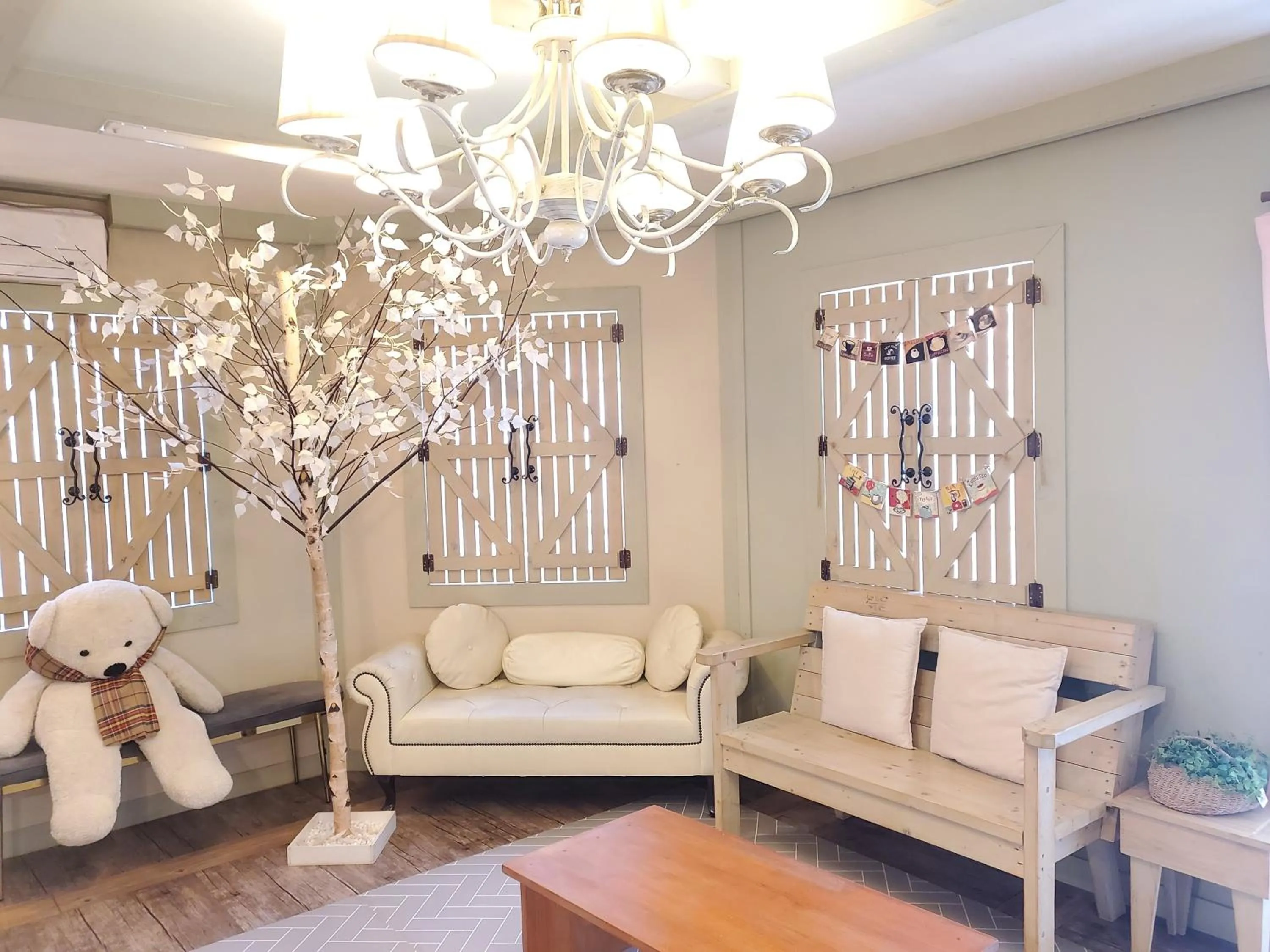 Olive Vanilla Pension