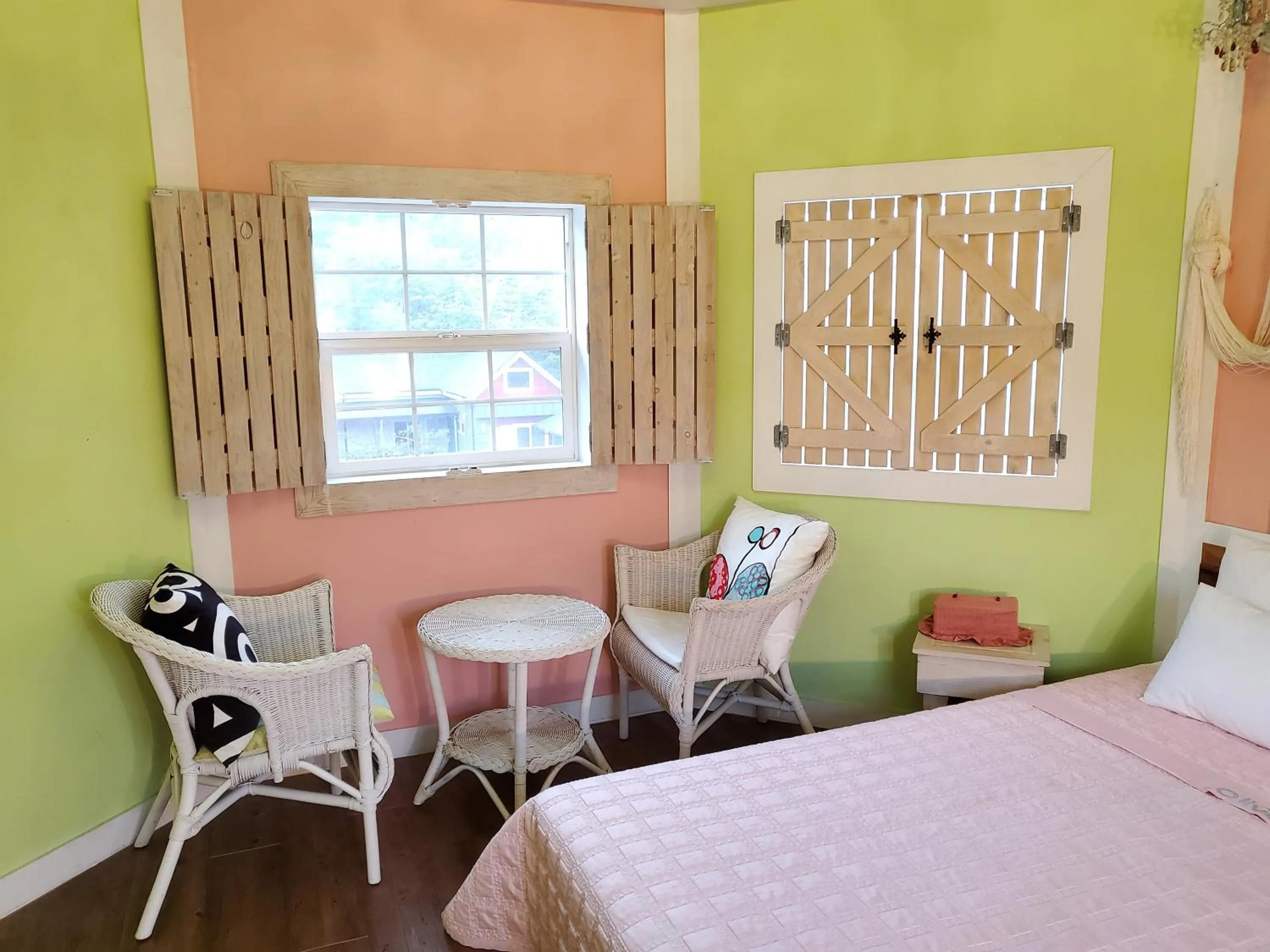 Bed in Olive Vanilla Pension