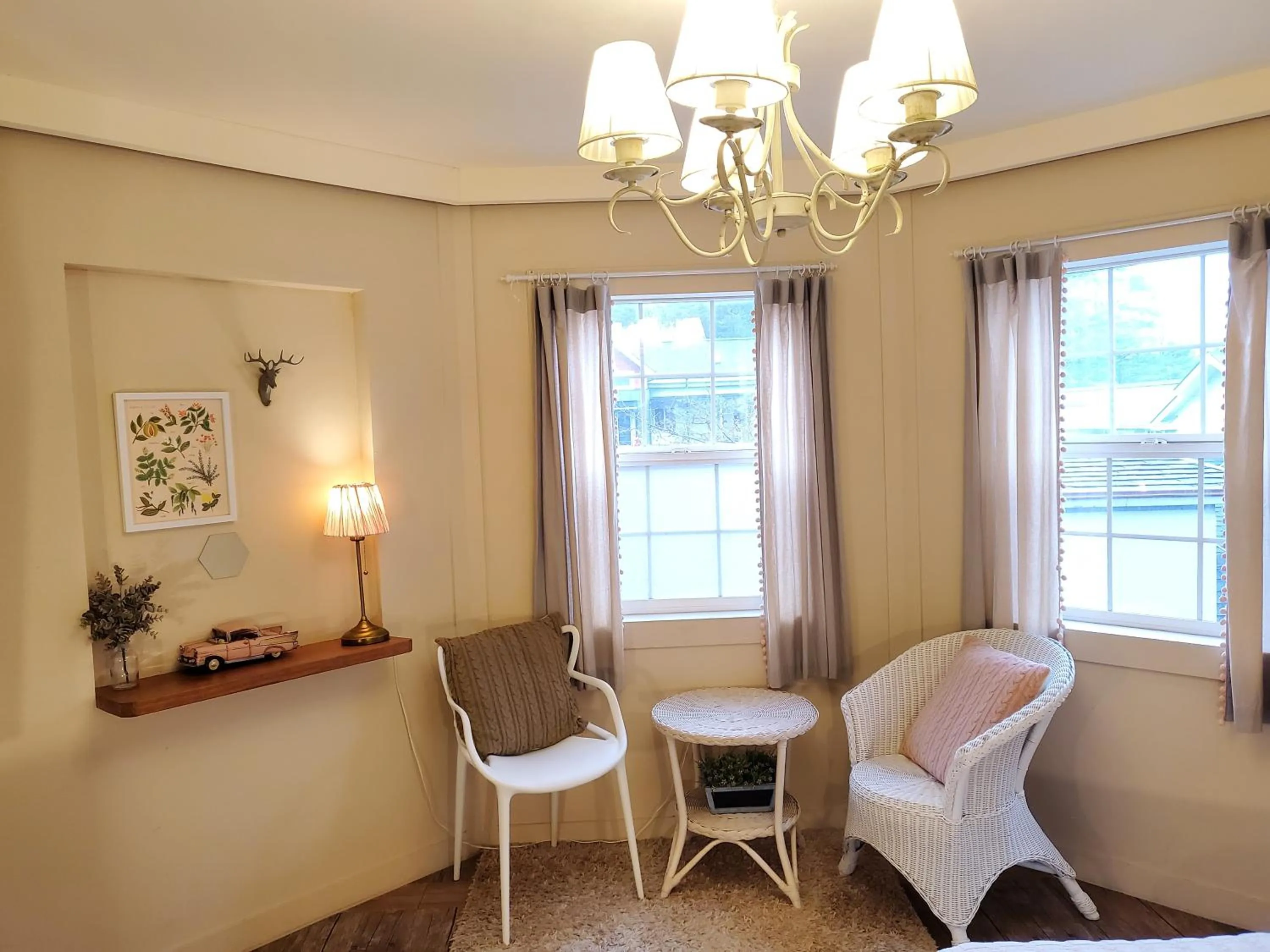 Olive Vanilla Pension