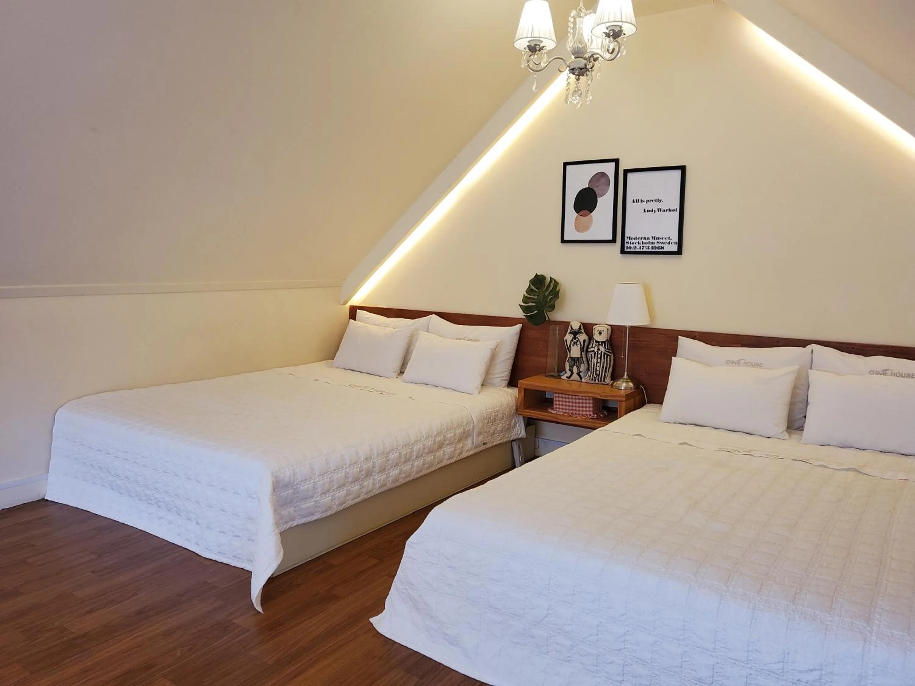 Bed in Olive Vanilla Pension