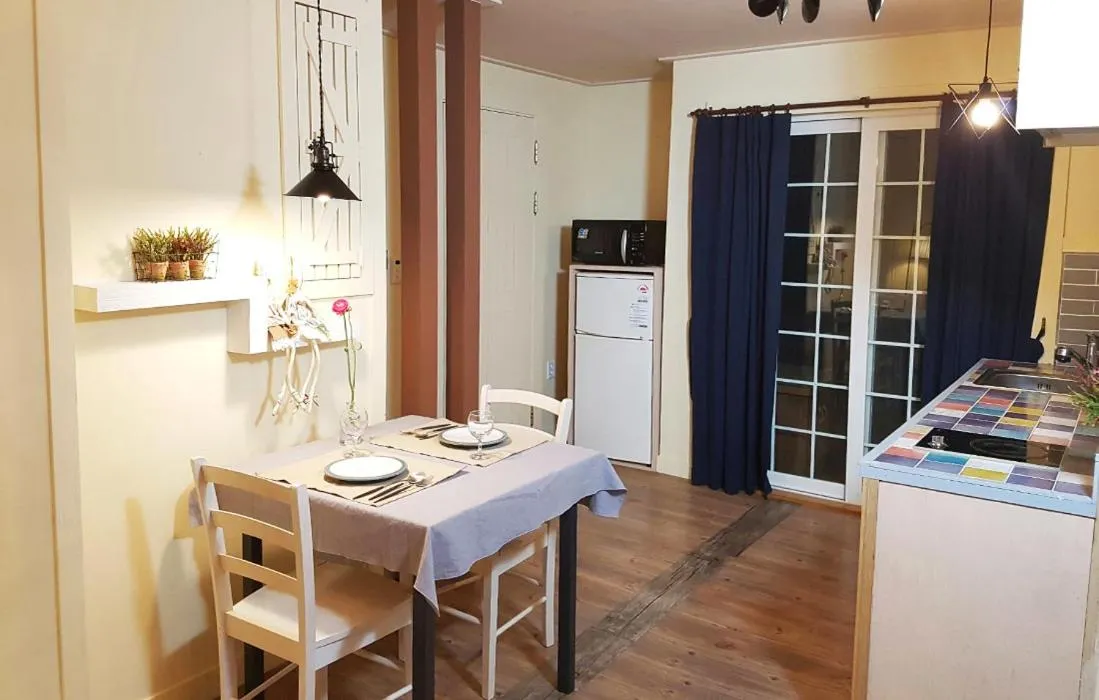 Olive Vanilla Pension