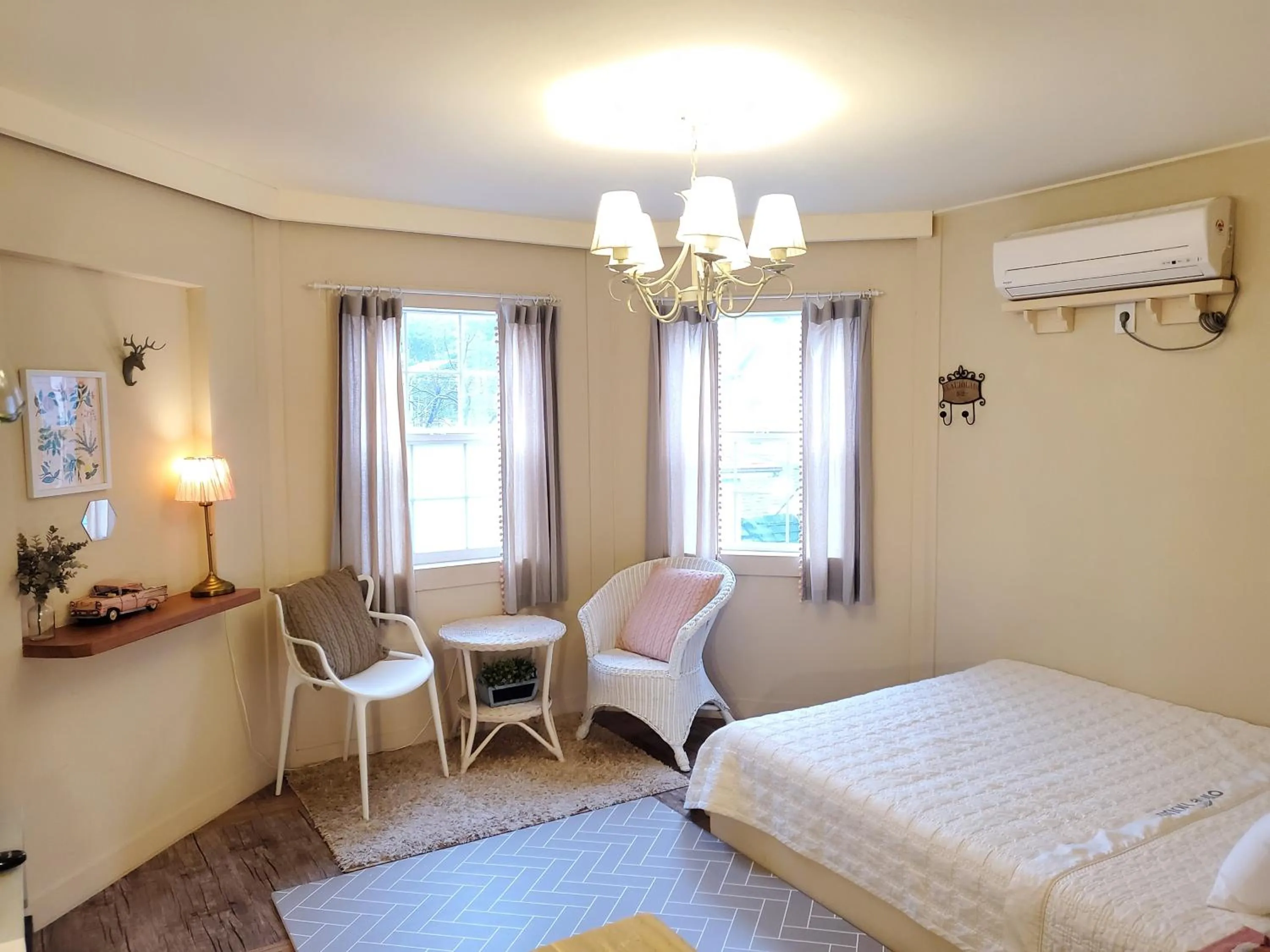 Bed in Olive Vanilla Pension