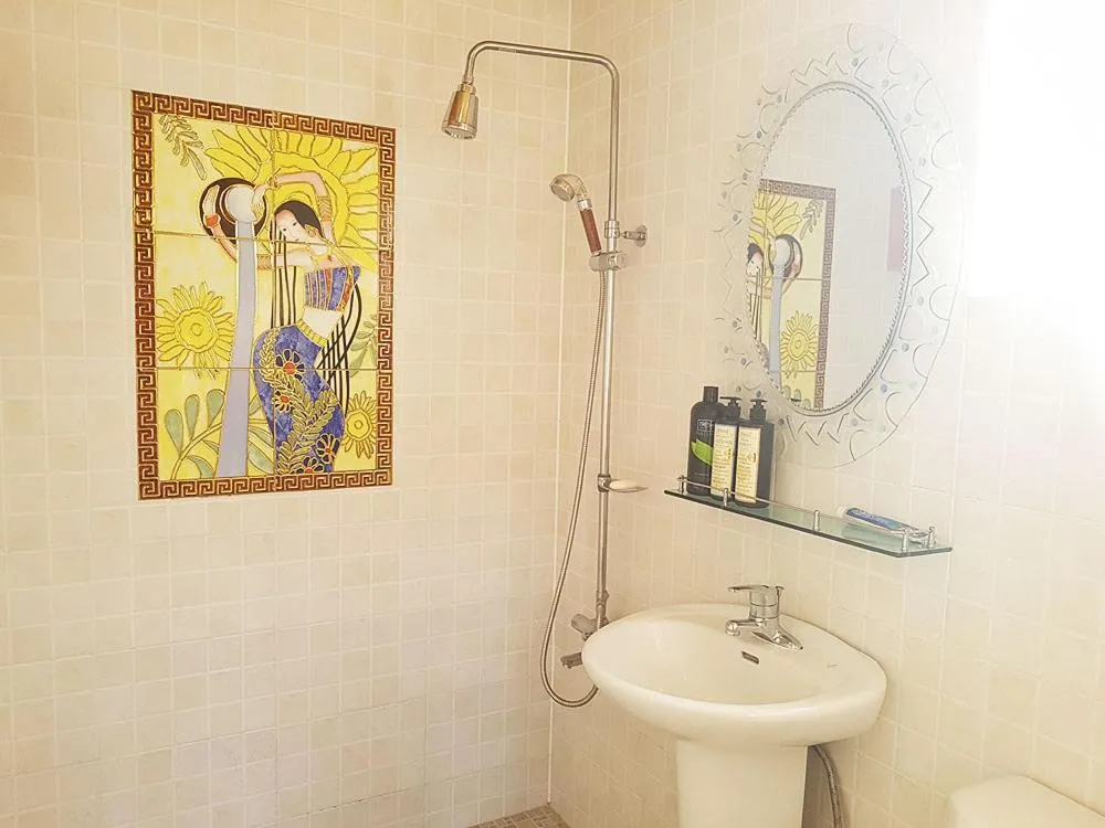 Olive Vanilla Pension