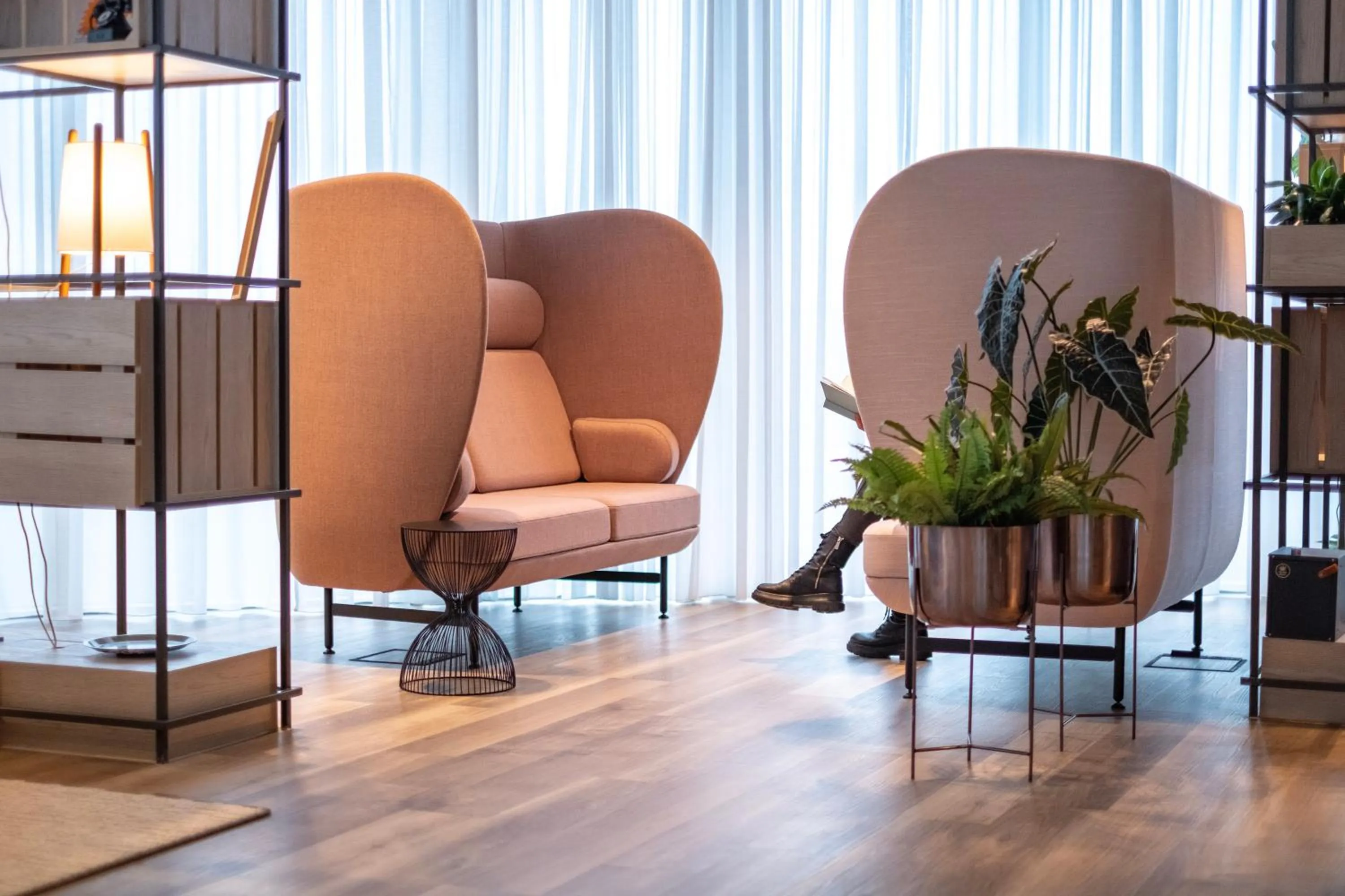 Lobby or reception in IntercityHotel Karlsruhe