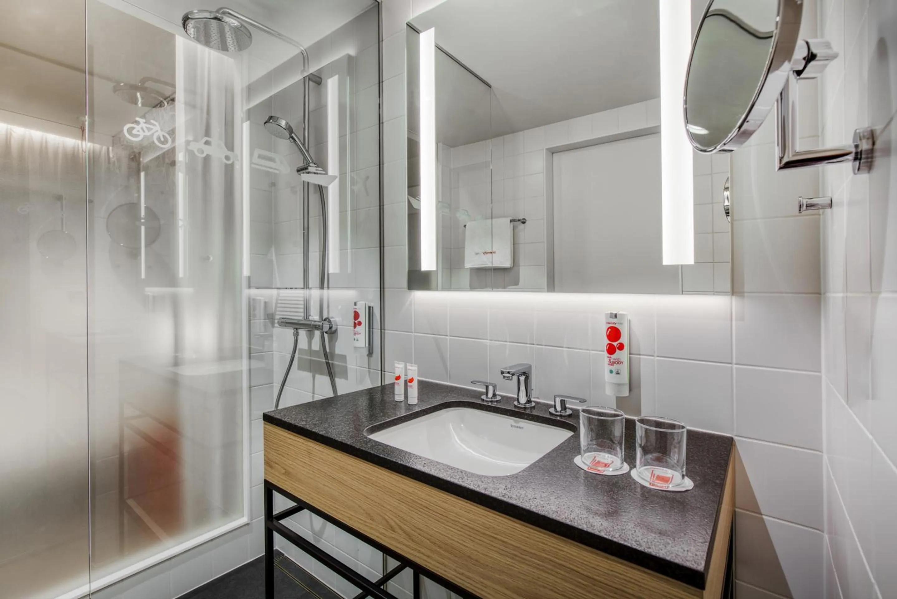 Bathroom in IntercityHotel Karlsruhe