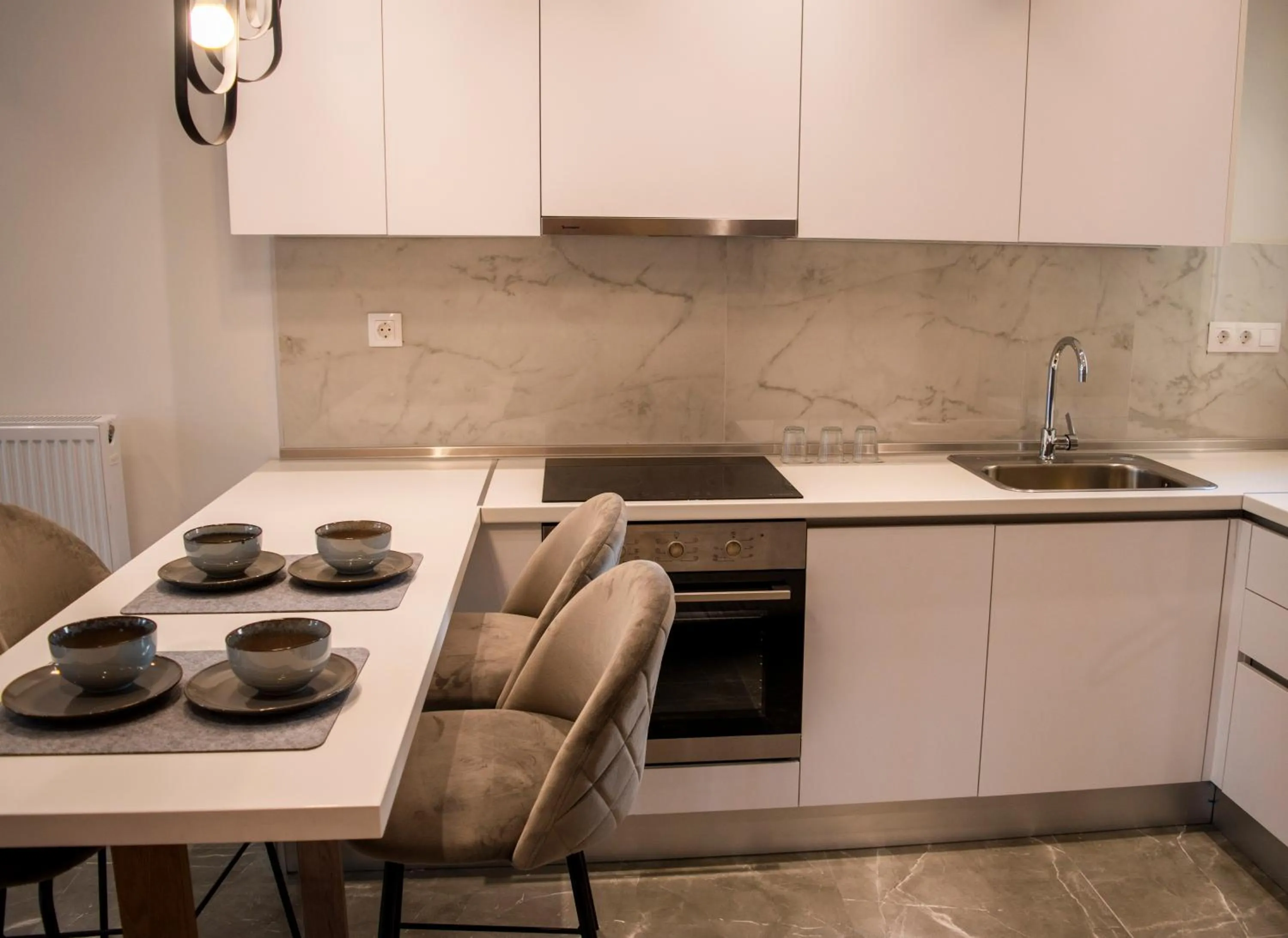 Kitchen or kitchenette in The Caravan Apartments