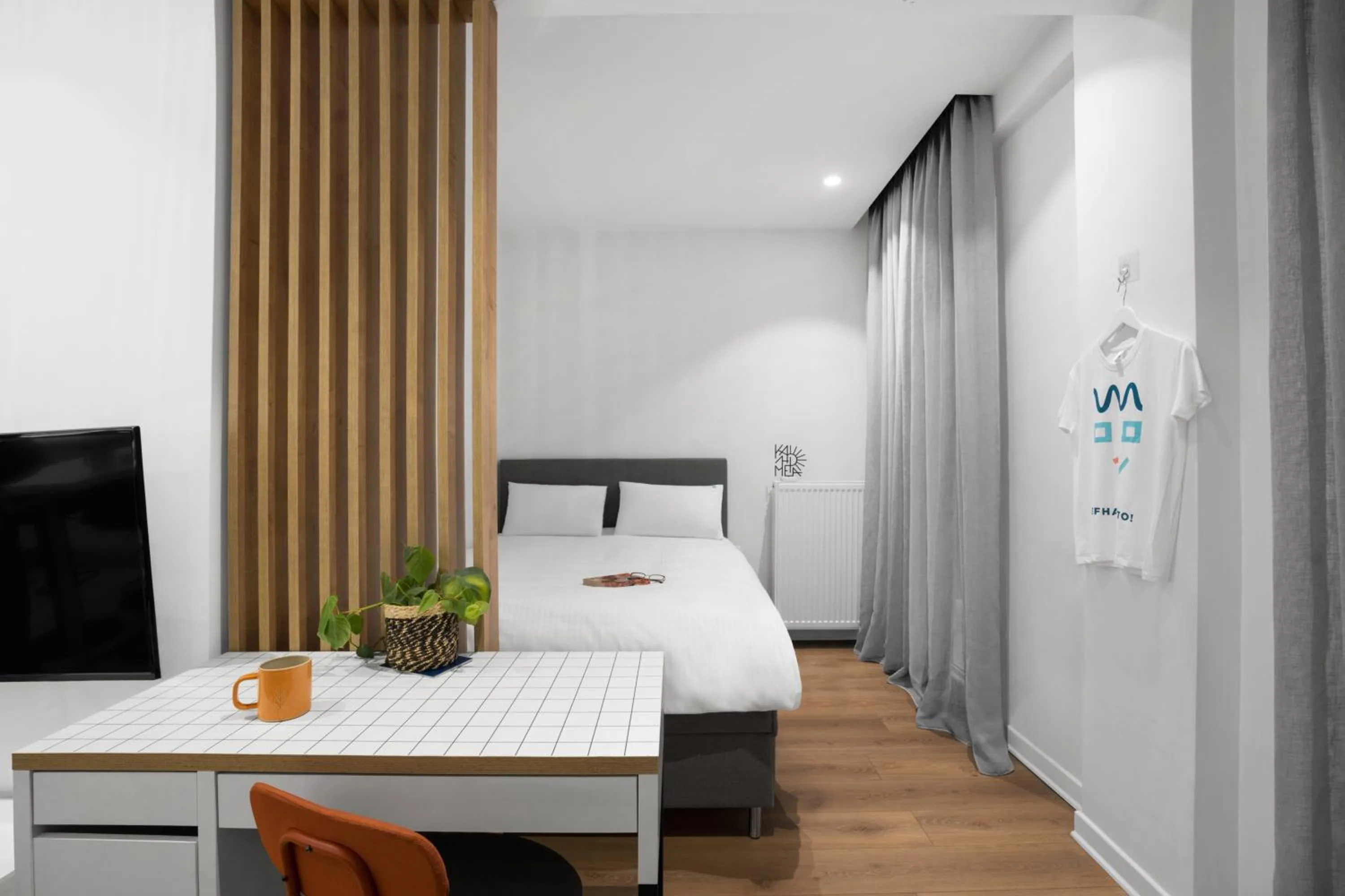 Bedroom, Bed in The Caravan Apartments