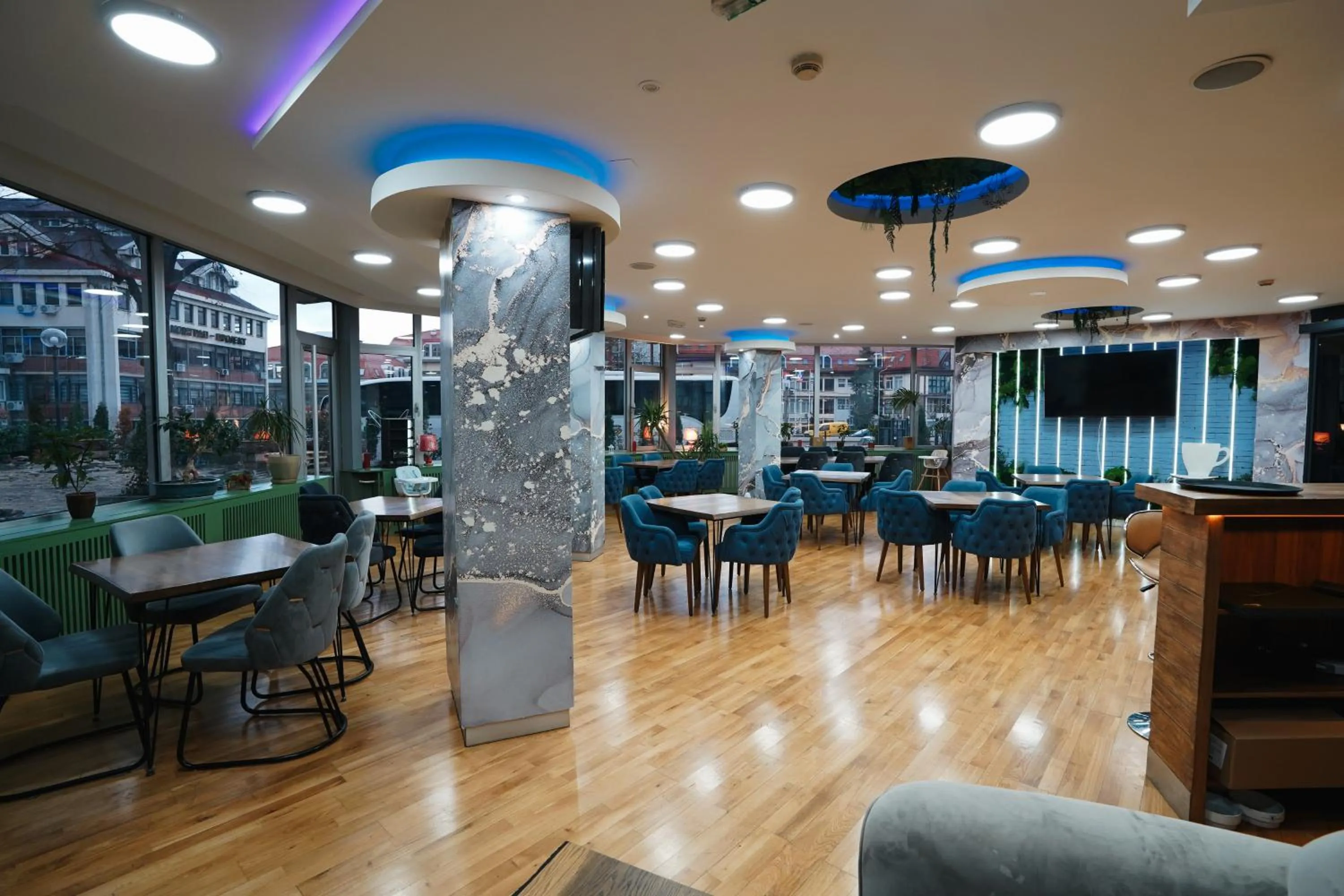 Restaurant/places to eat in Hotel Sumadija