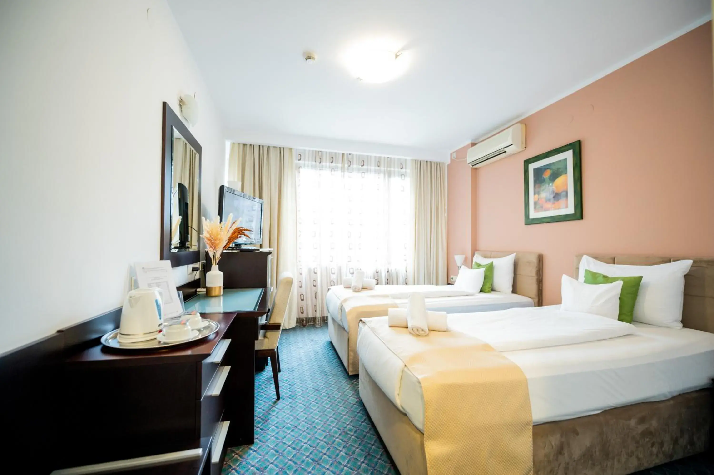 Standard Twin Room with Free Parking in Hotel Sumadija Standard Twin Room with Free Parking in Hotel Sumadija