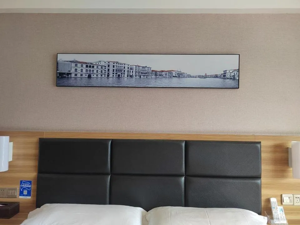 Bedroom, Bed in Morninginn, Zhangjiajie Tianmen Mountain