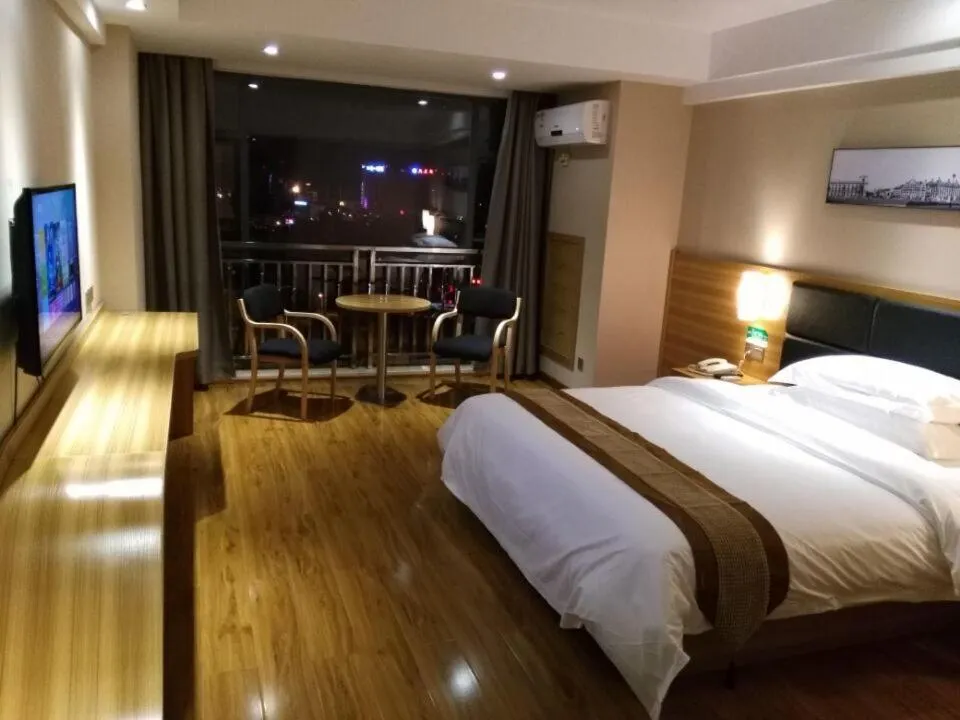 Bed in Morninginn, Zhangjiajie Tianmen Mountain