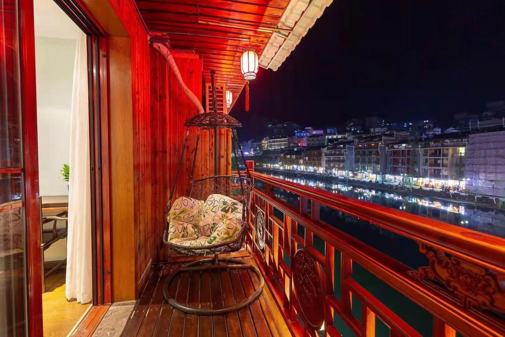 Night in Morninginn, Phoenix Ancient City Tuojiang