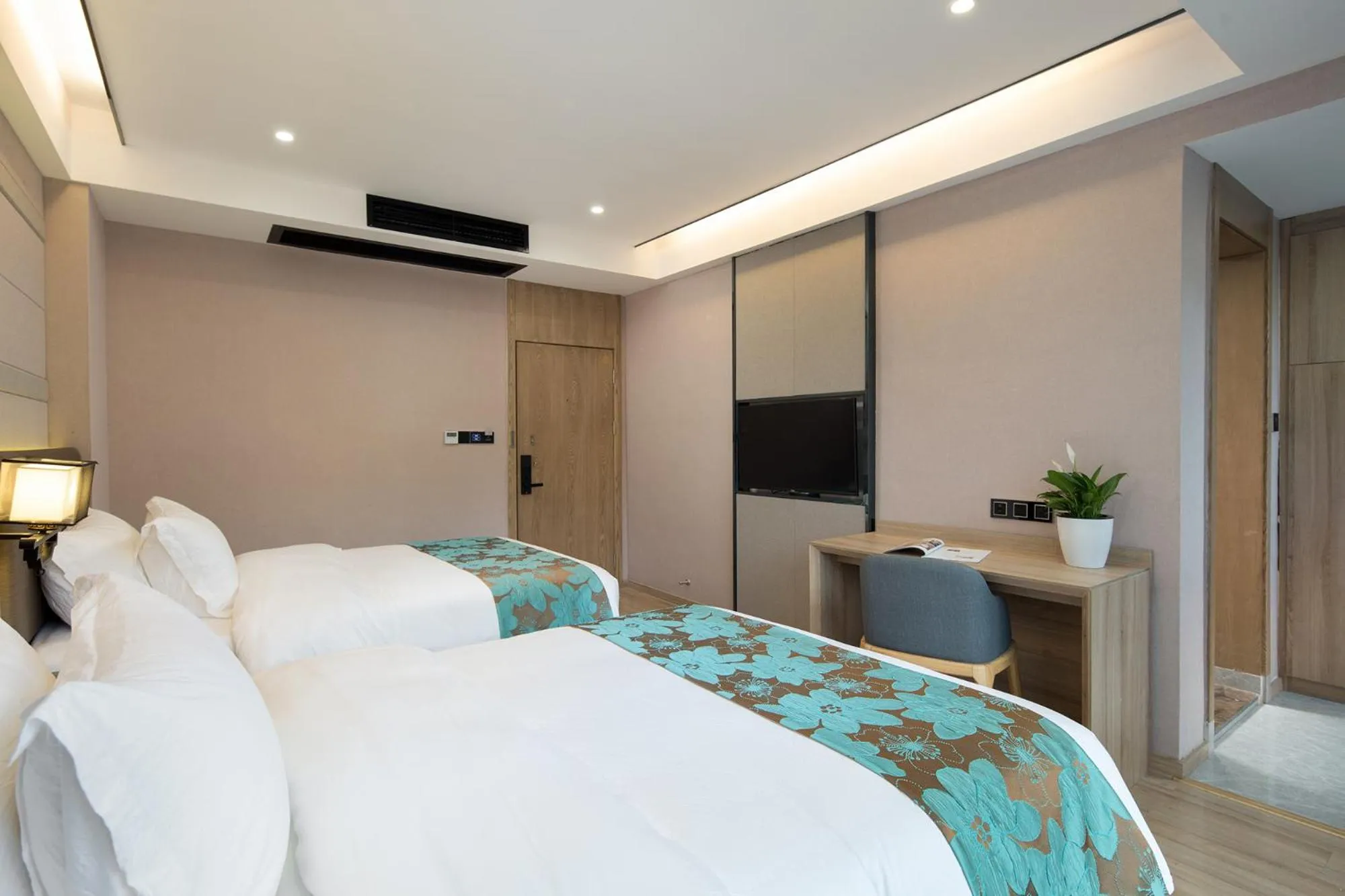 Bed in Morninginn, Phoenix Ancient City Tuojiang