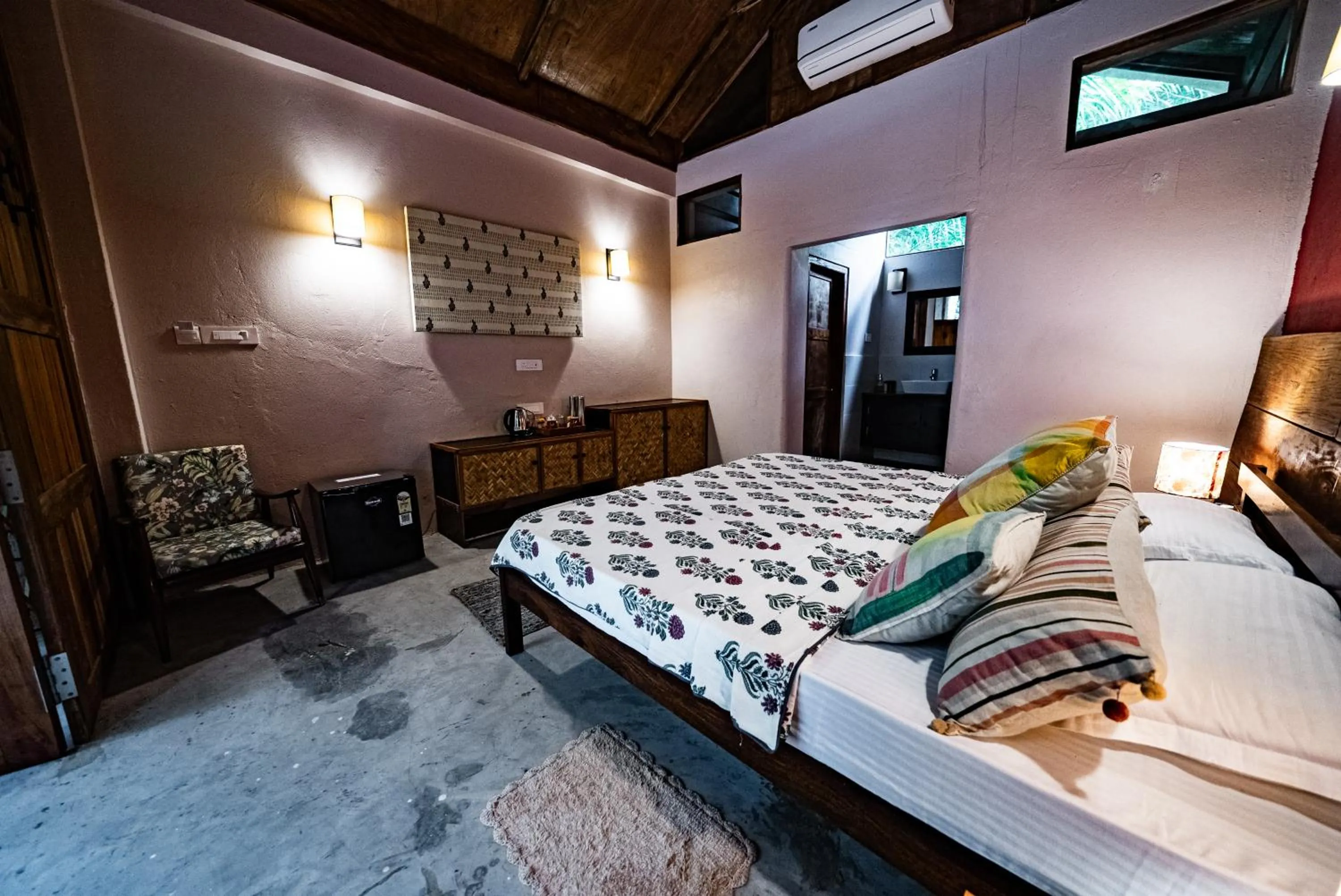 Bedroom, Bed in The DIVEResort and Dancing Dugong Cafe