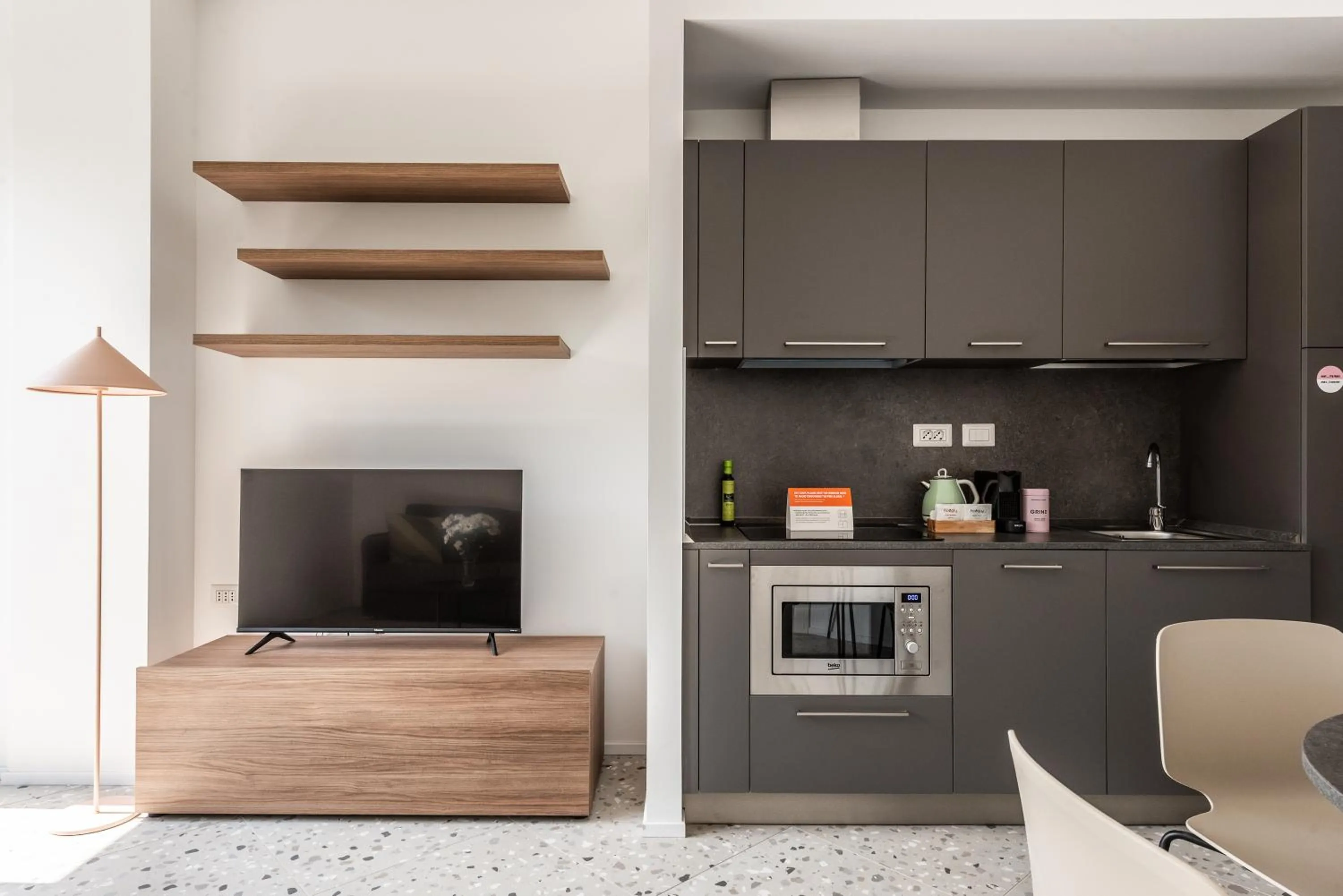 TV and multimedia in Numa Rome Verso