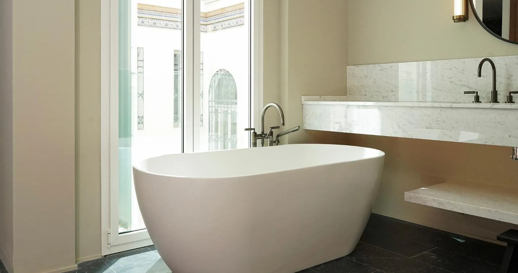 Bathroom in Mercer Plaza Sevilla 5 GL