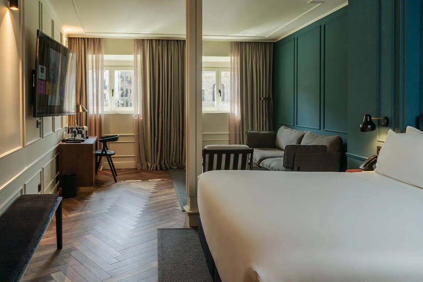 Photo of the whole room, Bed in Nobu Hotel Sevilla