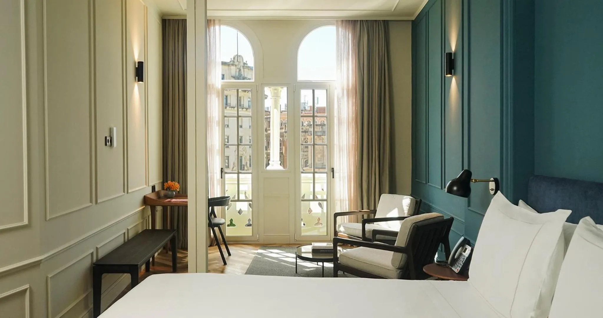 Photo of the whole room, Bed in Mercer Plaza Sevilla 5 GL