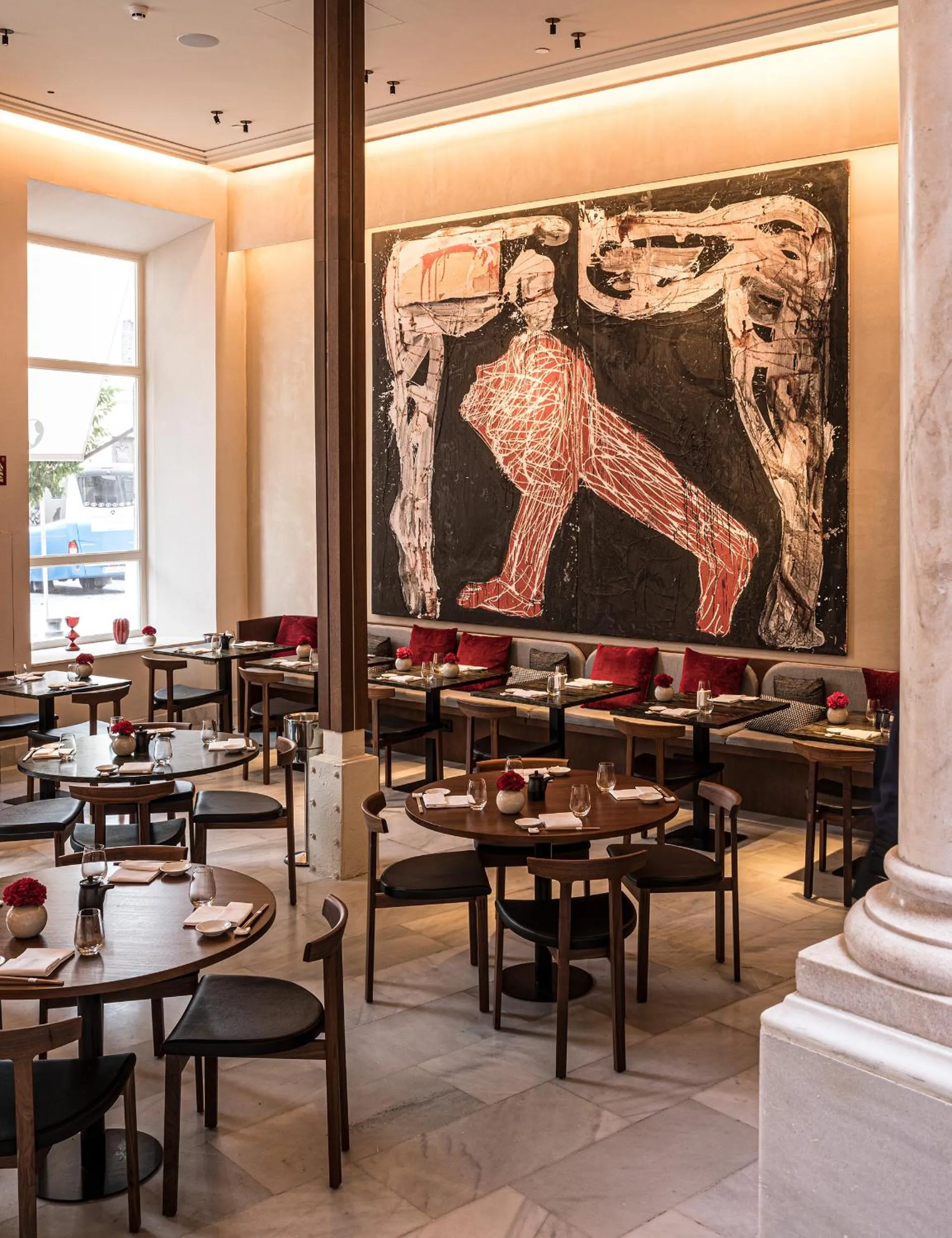 Restaurant/places to eat in Mercer Plaza Sevilla 5 GL