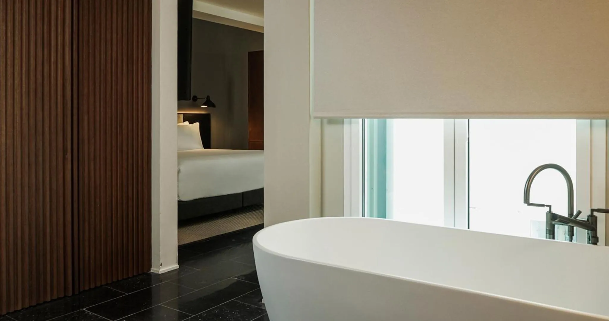 Bathroom, Bed in Mercer Plaza Sevilla 5 GL