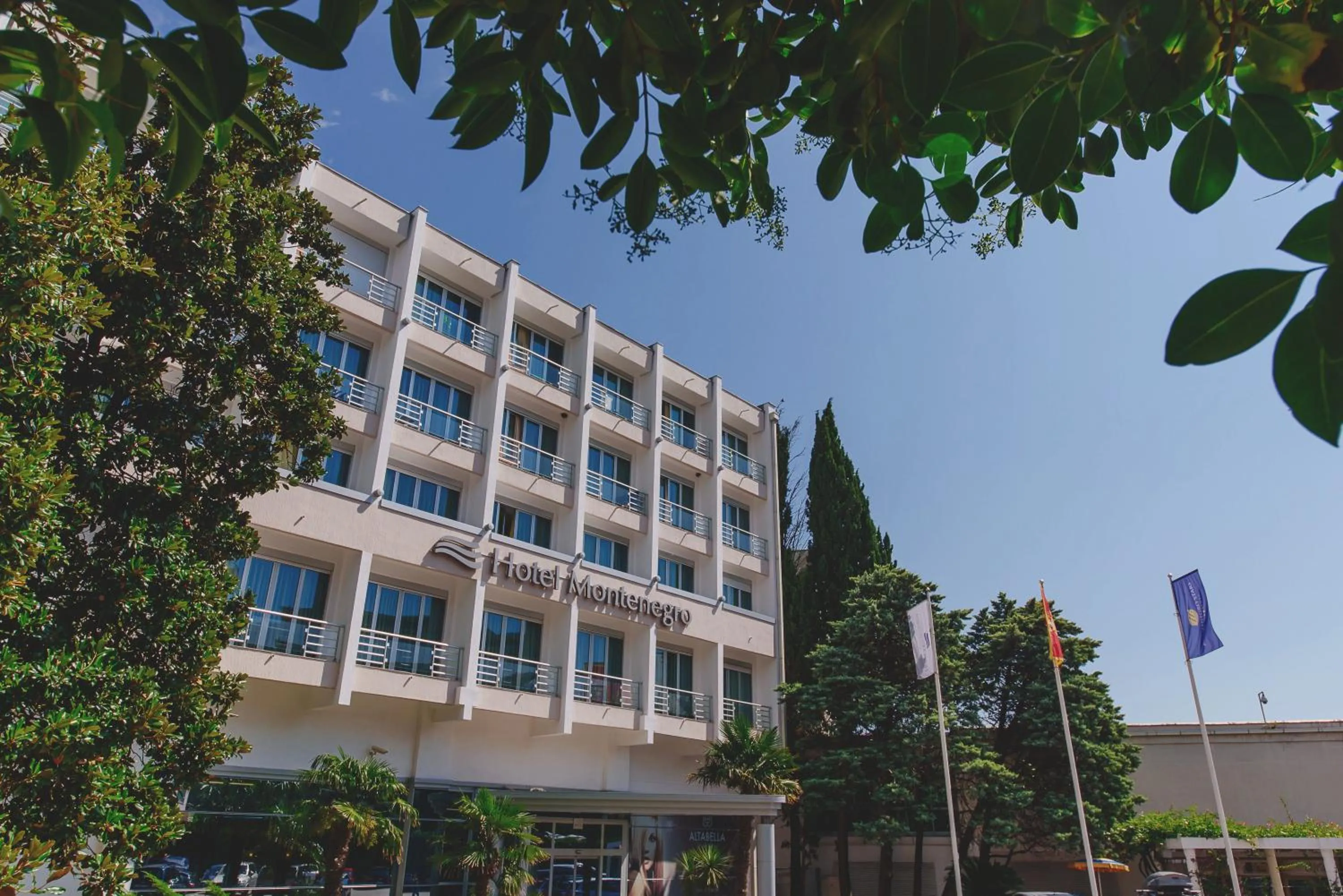 Facade/entrance in Hotel Montenegro