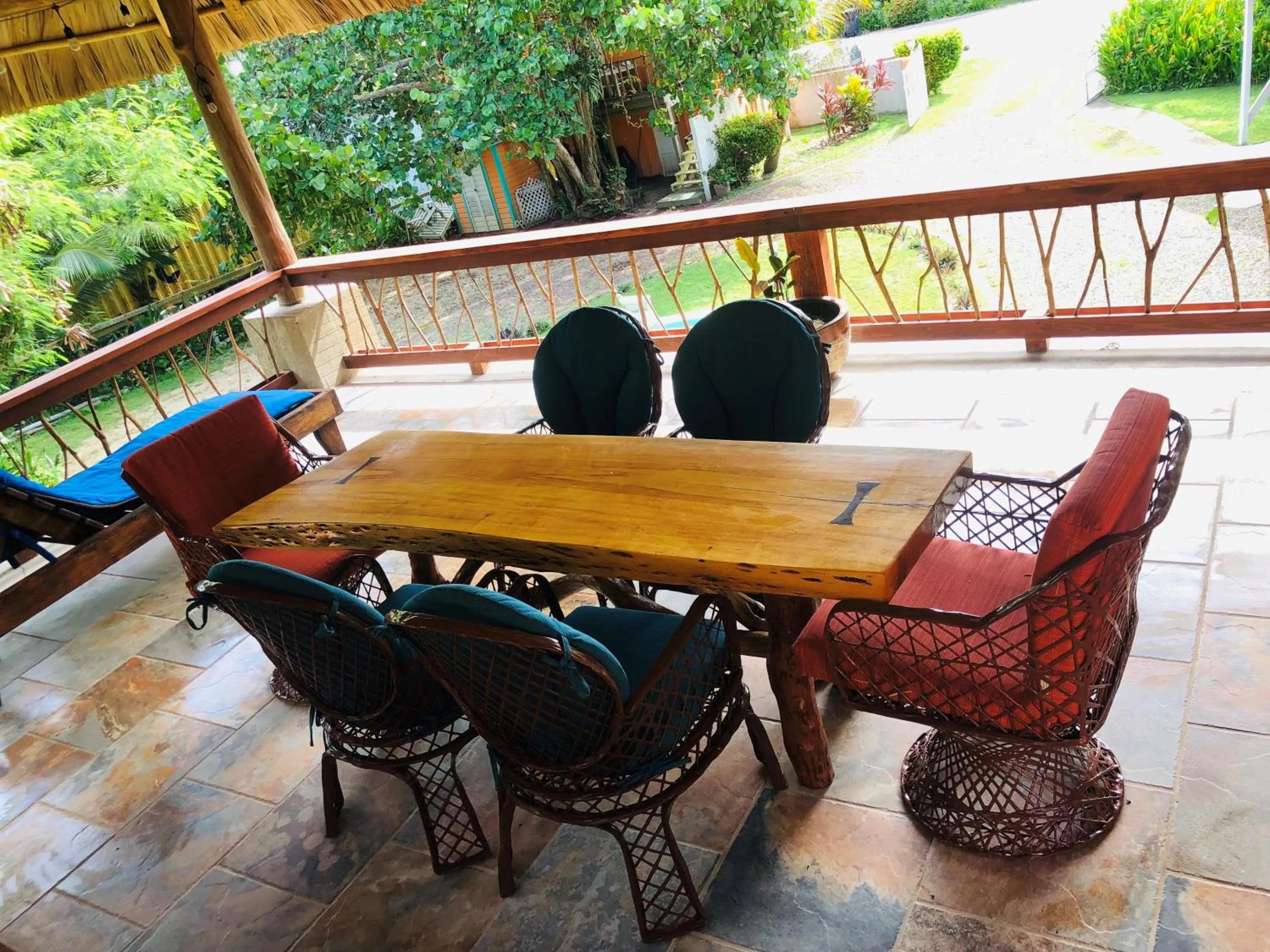 Balcony/Terrace in Coral Cove Inn