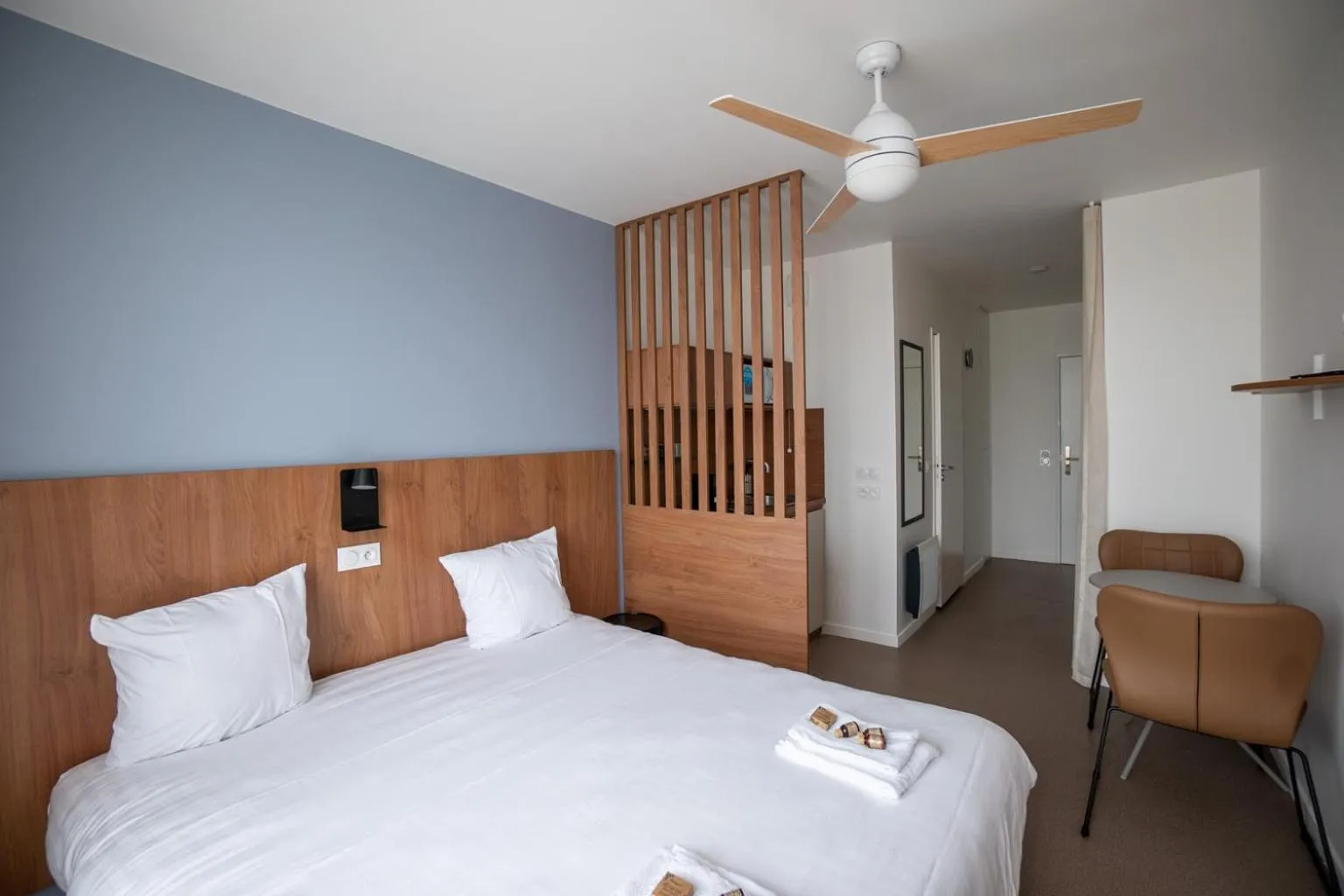 Bed in Ecla Paris Villejuif