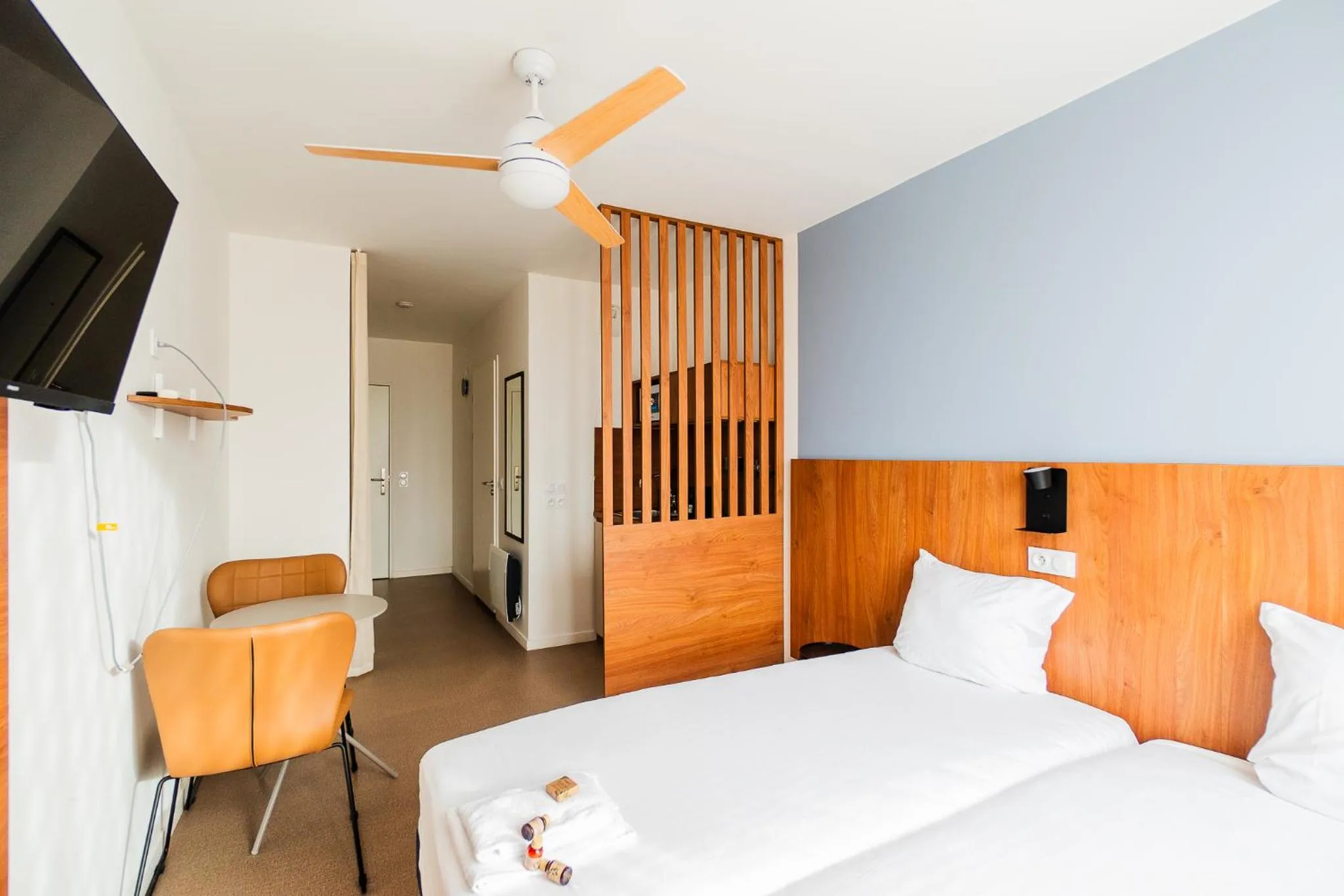 Bedroom, Bed in Ecla Paris Villejuif