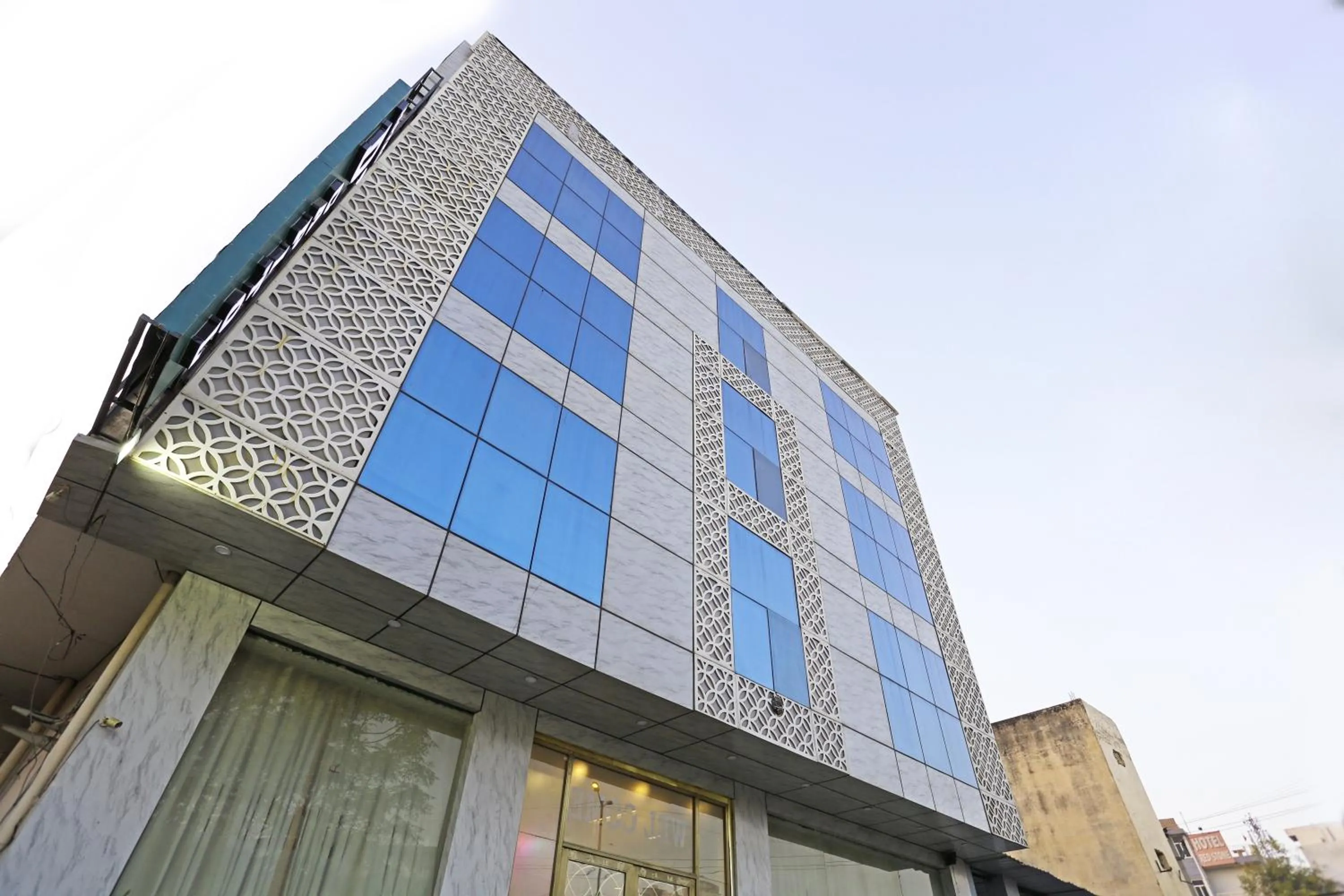 Property building in Hotel D'Capitol - Delhi Airport