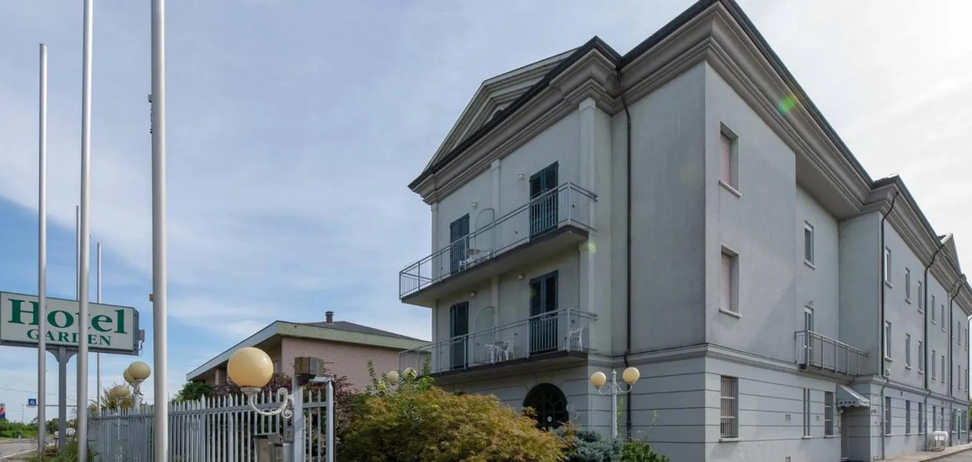 Property building in Hotel Garden Bologna