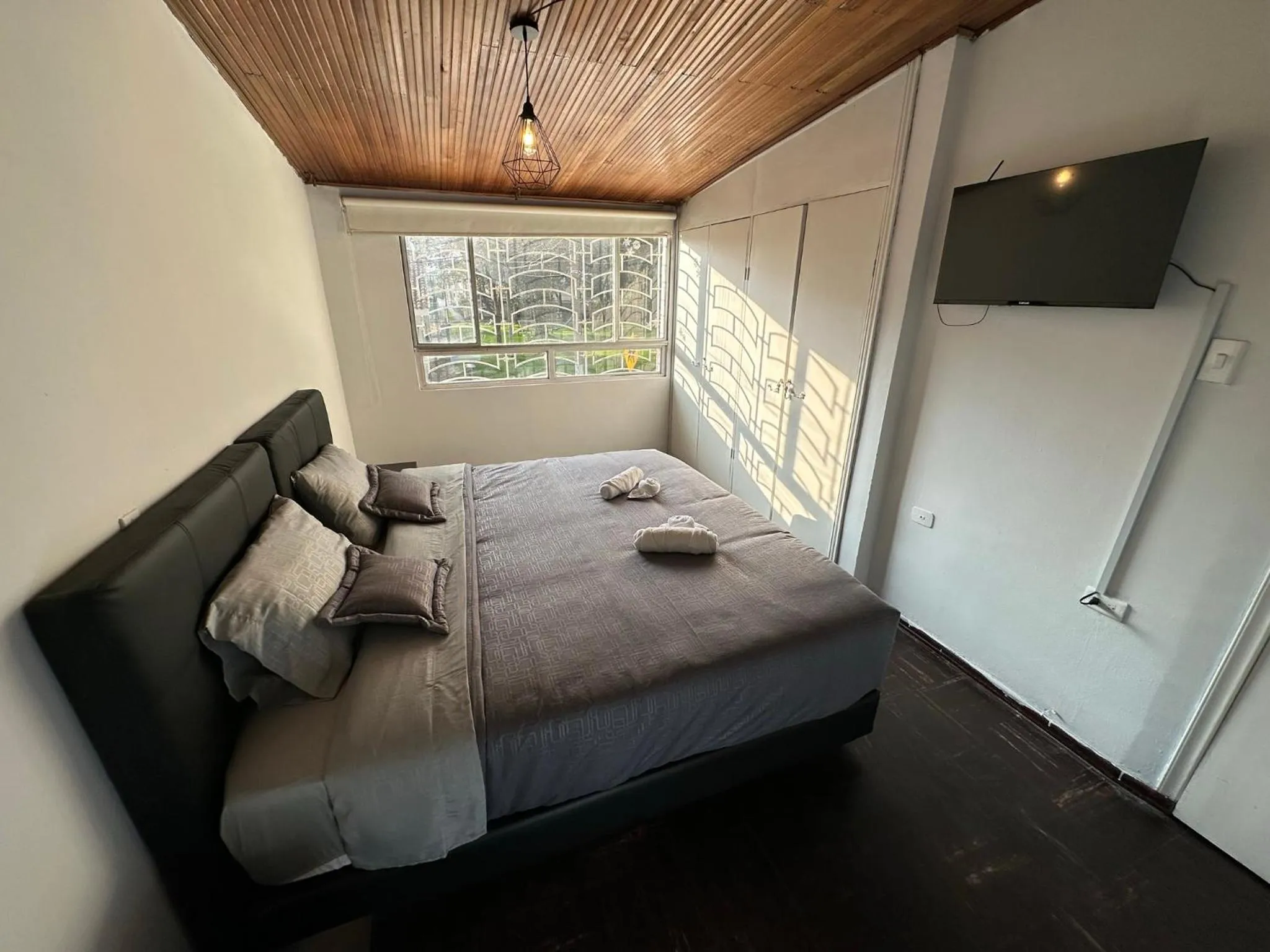 Photo of the whole room in H&L BOUTIQUE