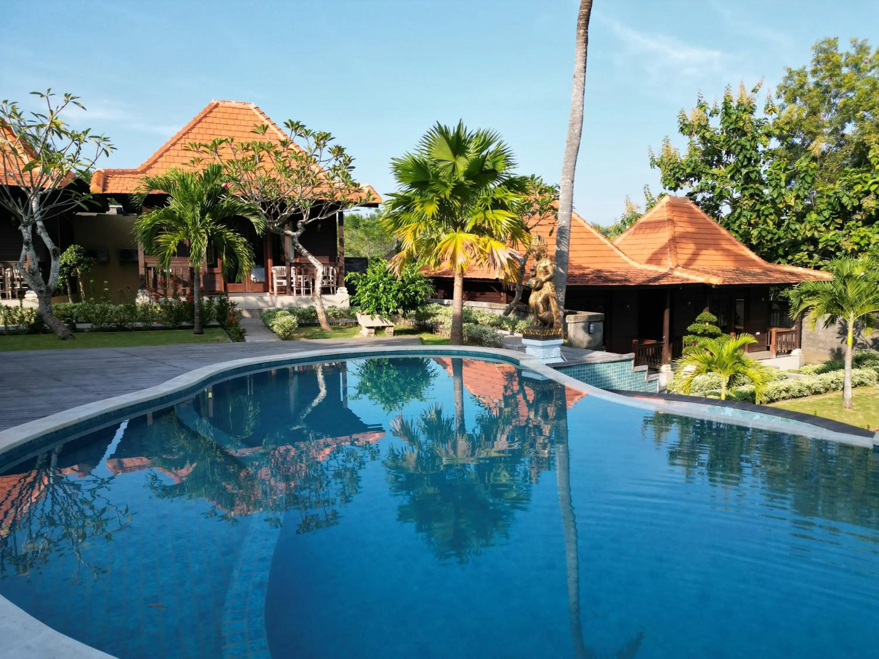 Swimming pool in Villa Vilah