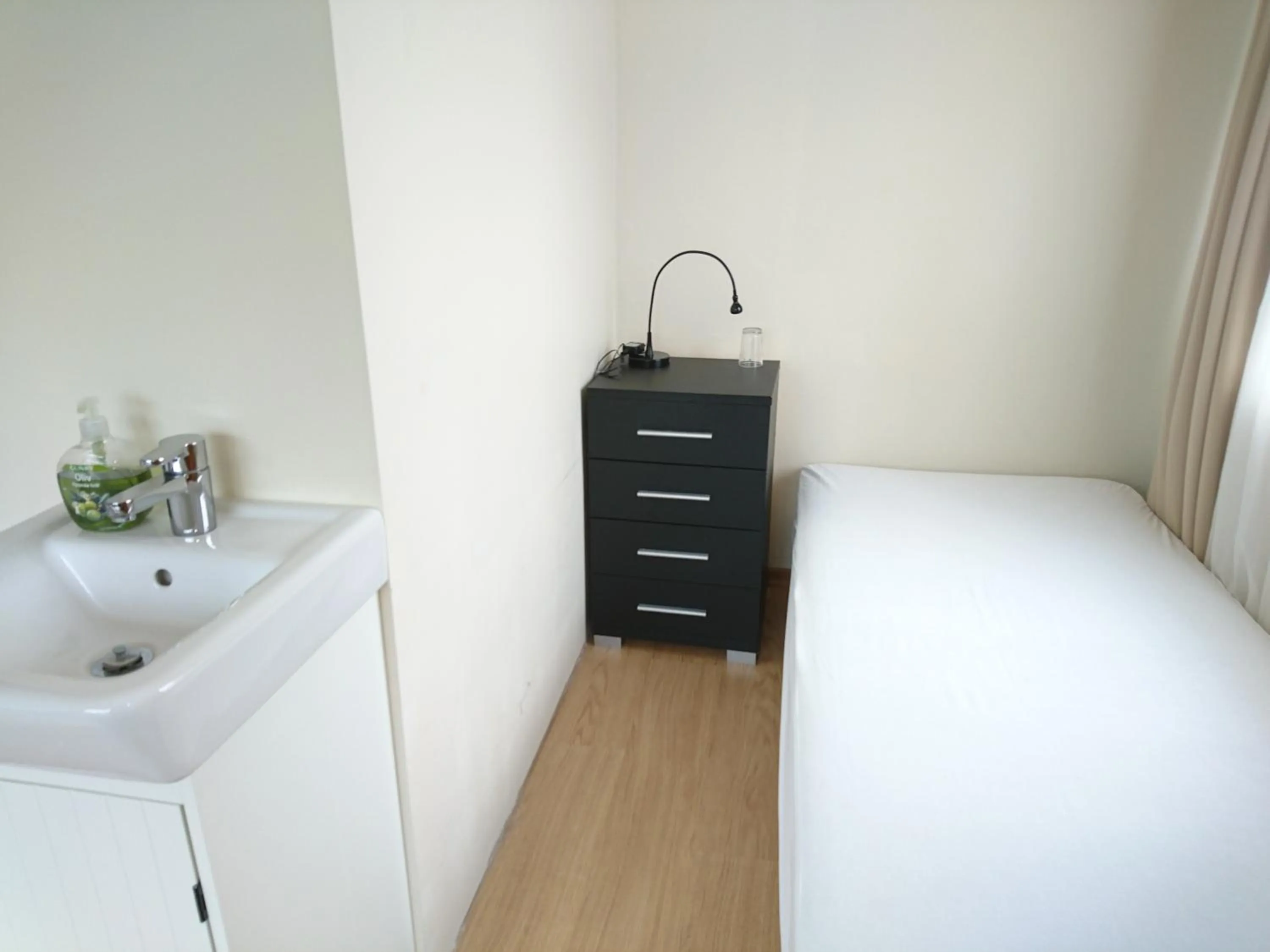 Bedroom, Bed in Alba Guesthouse