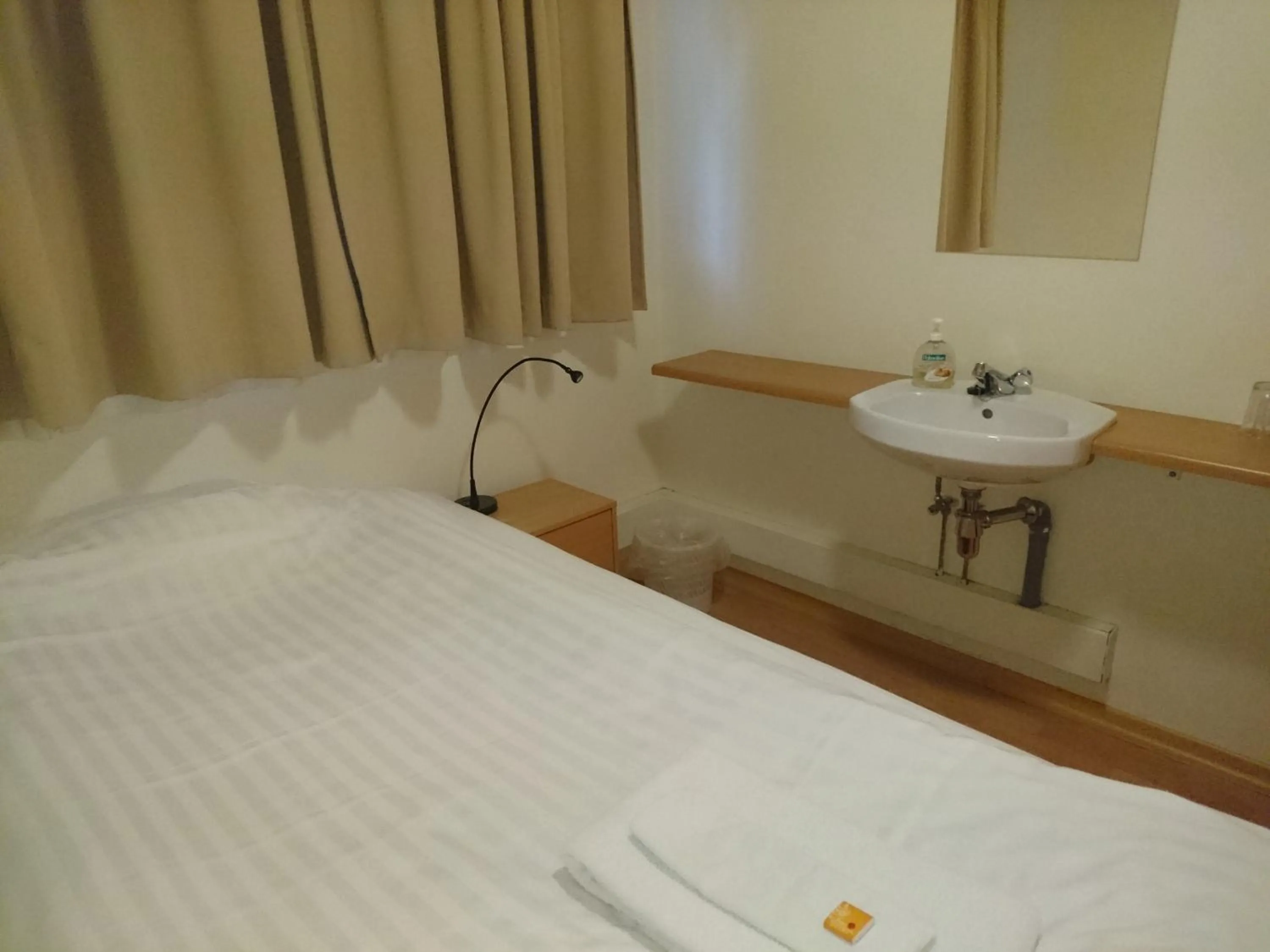 Bedroom, Bed in Alba Guesthouse