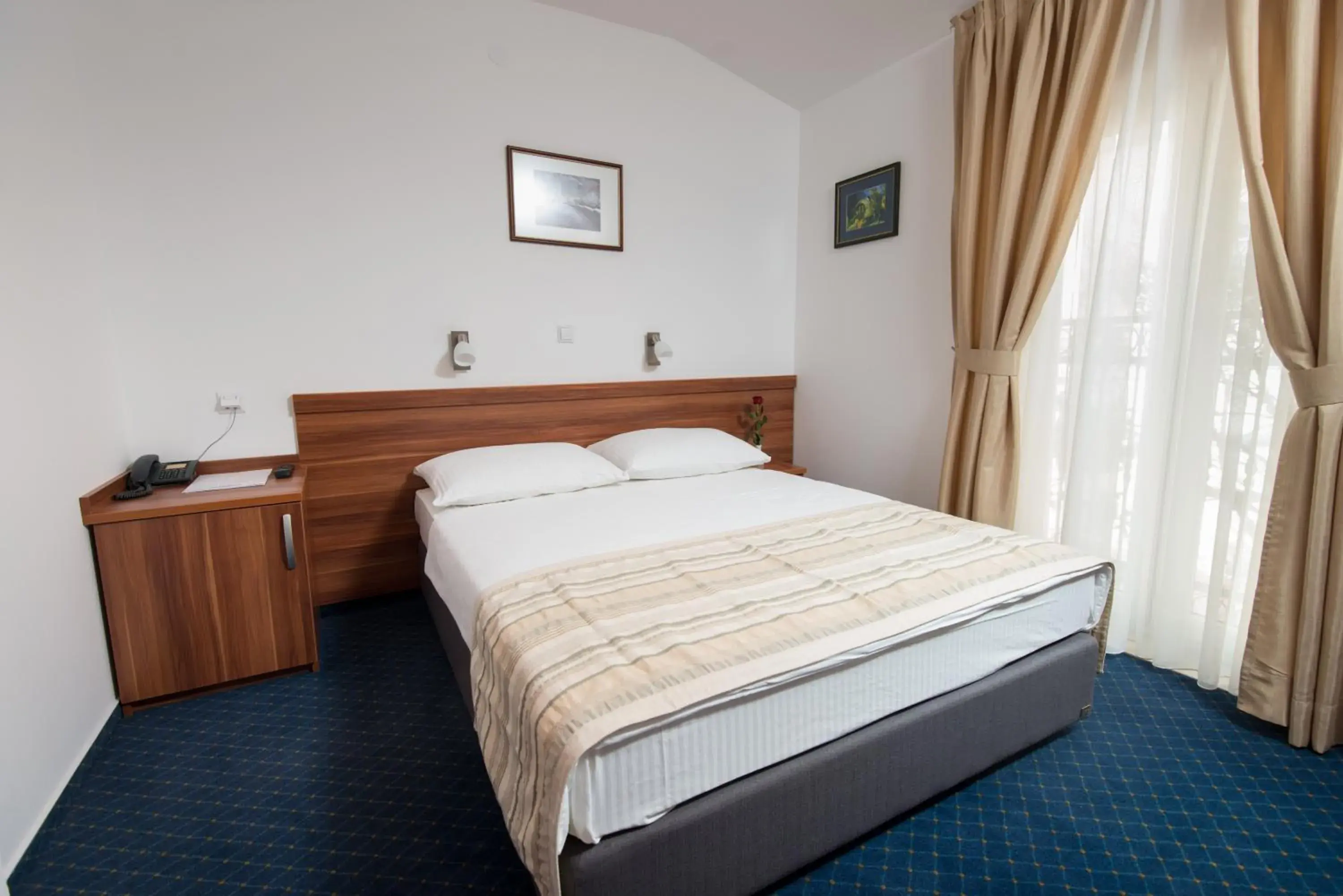 Double Room - single occupancy in Hotel Villa Nova Double Room - single occupancy in Hotel Villa Nova